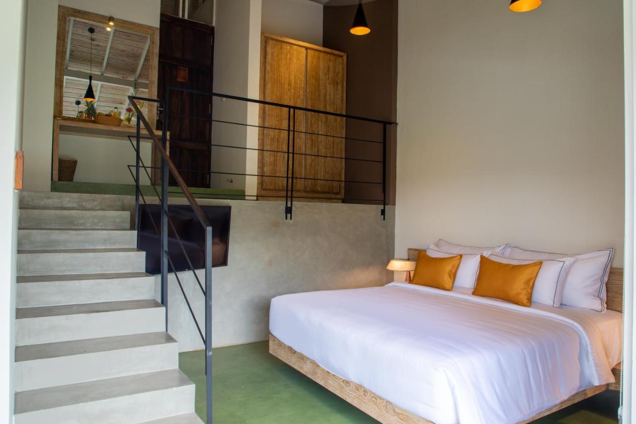 Hotel Avenue *