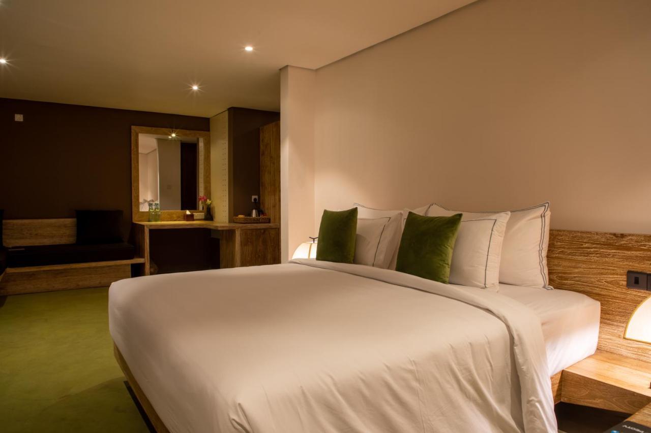 Avenue Hotel