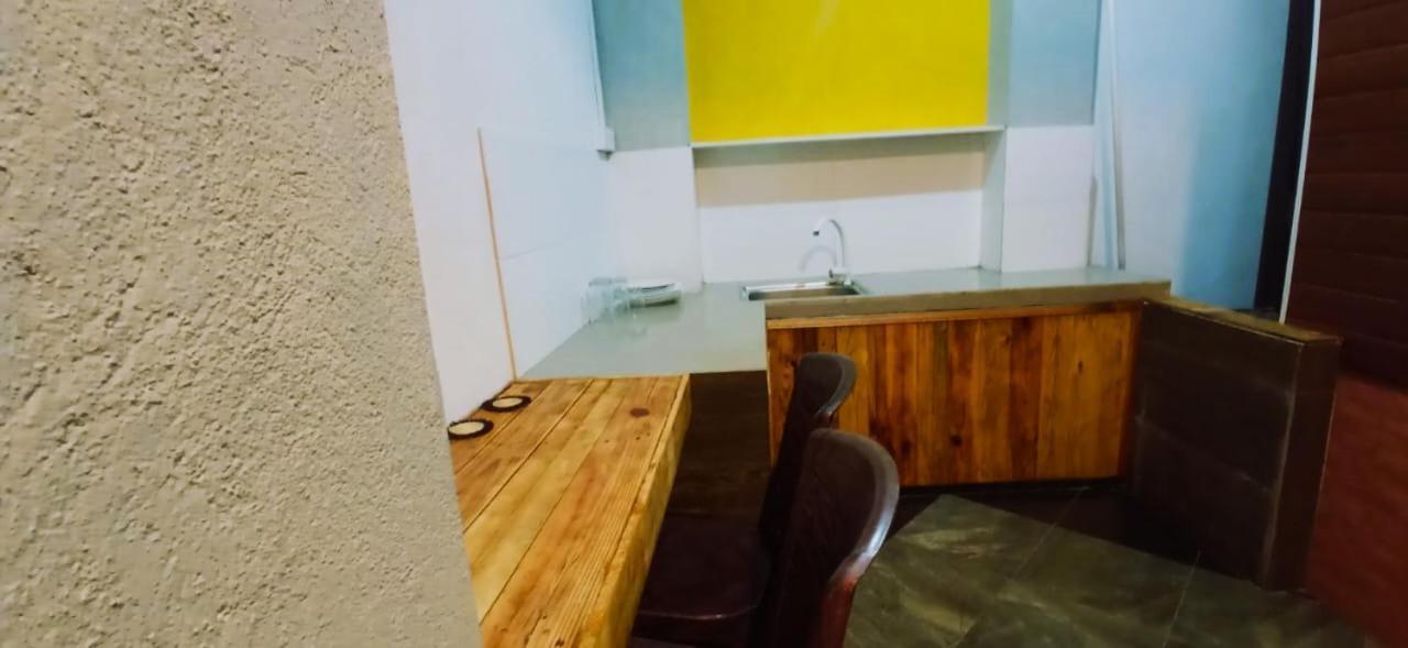 Yak Apartment *