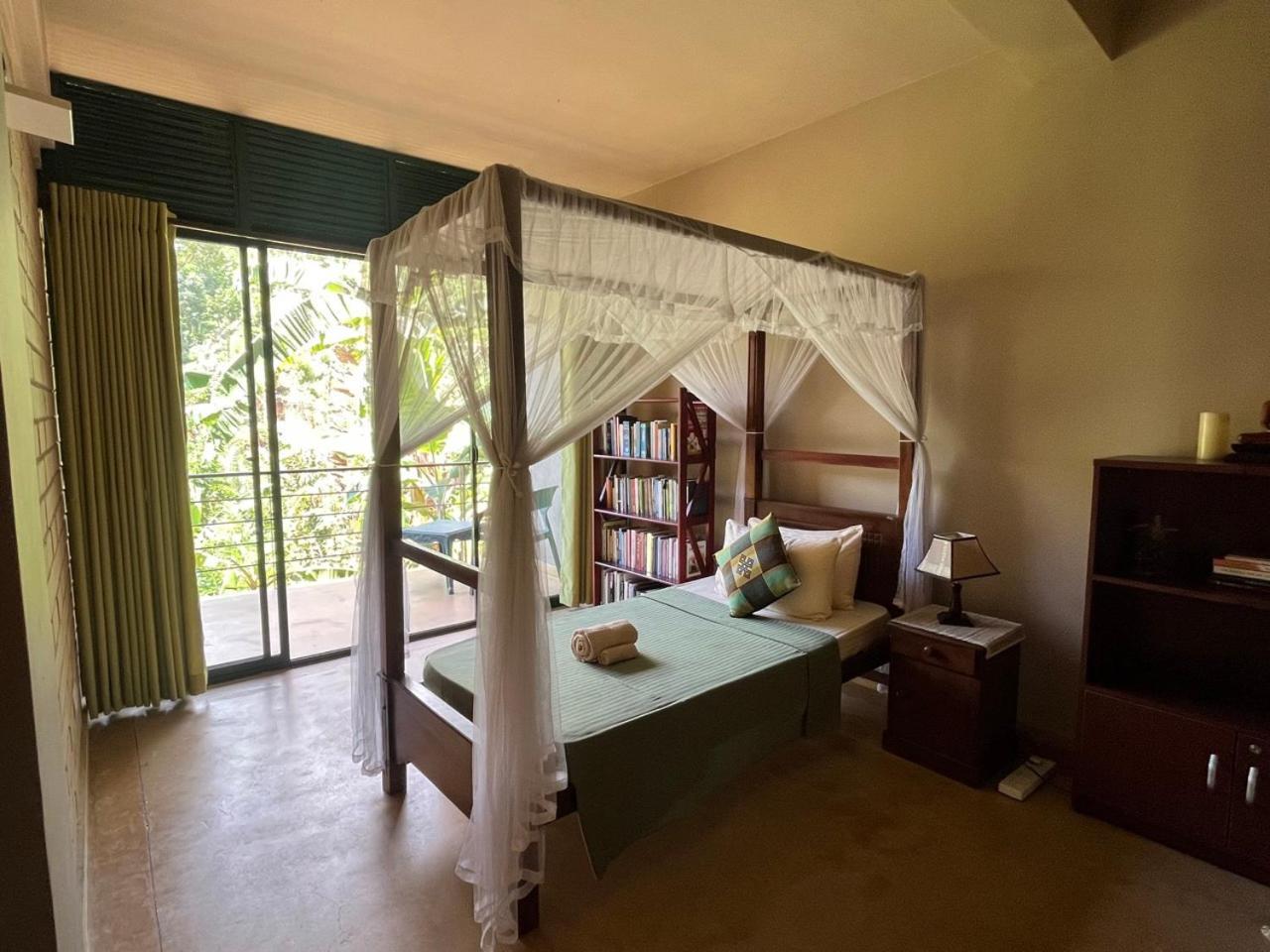 Lodge Sanatha Suwaya *