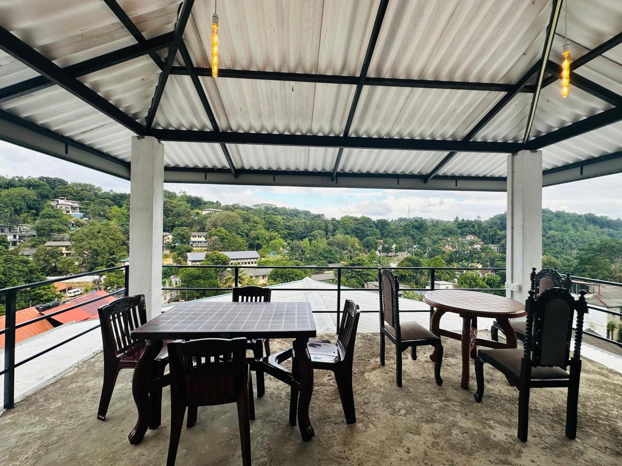 Mountain White By Sunrise Villa Kandy