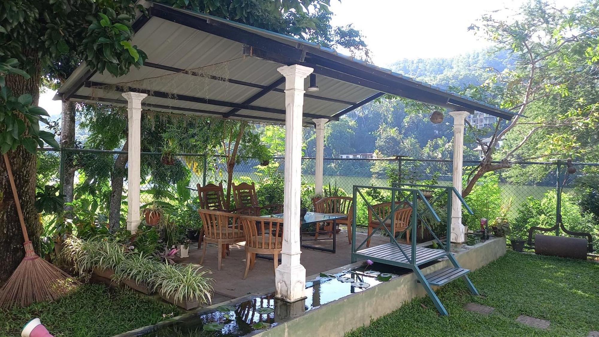 Guest house Mahaweli Shades