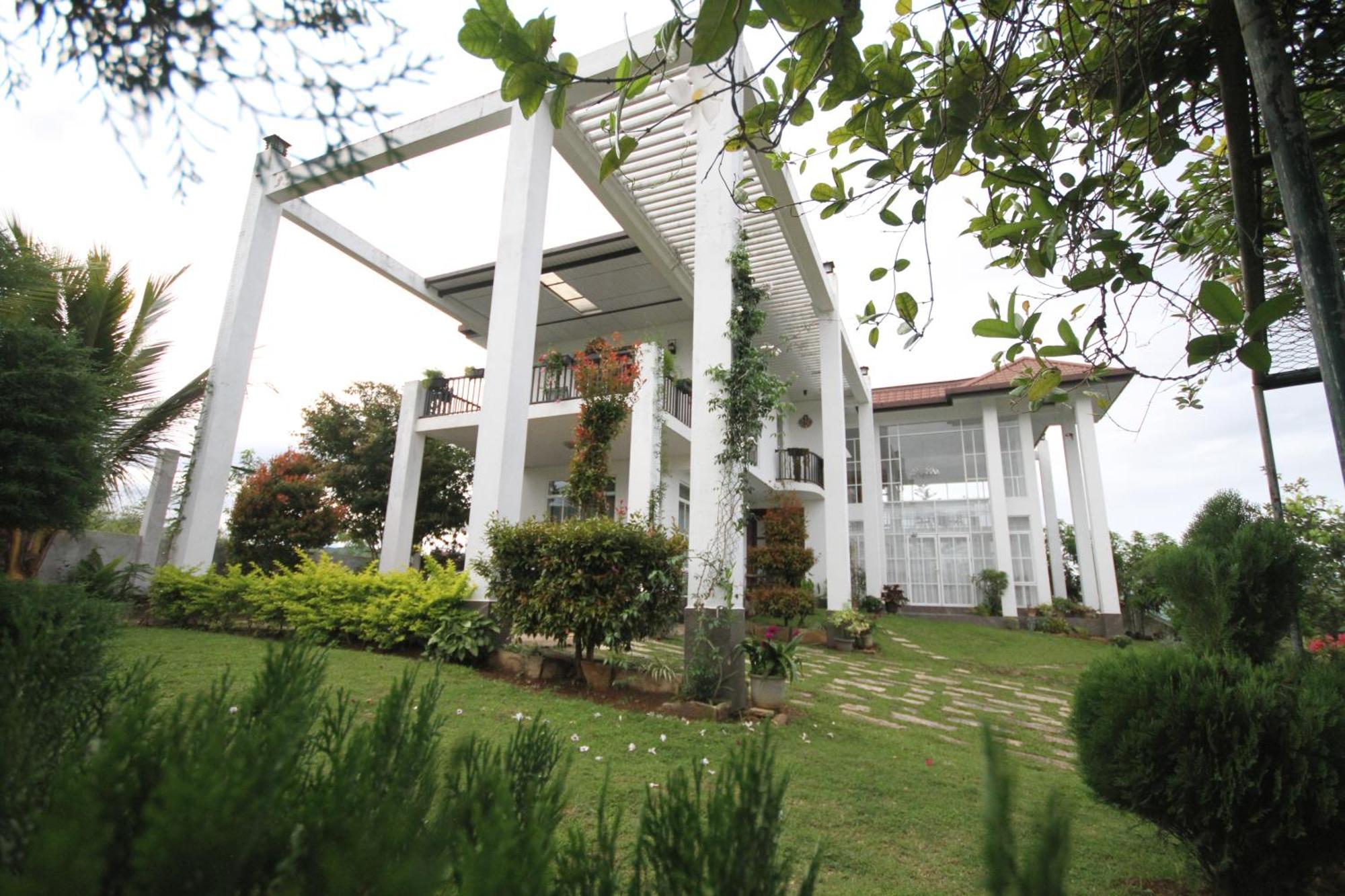 Homestay The Grove *