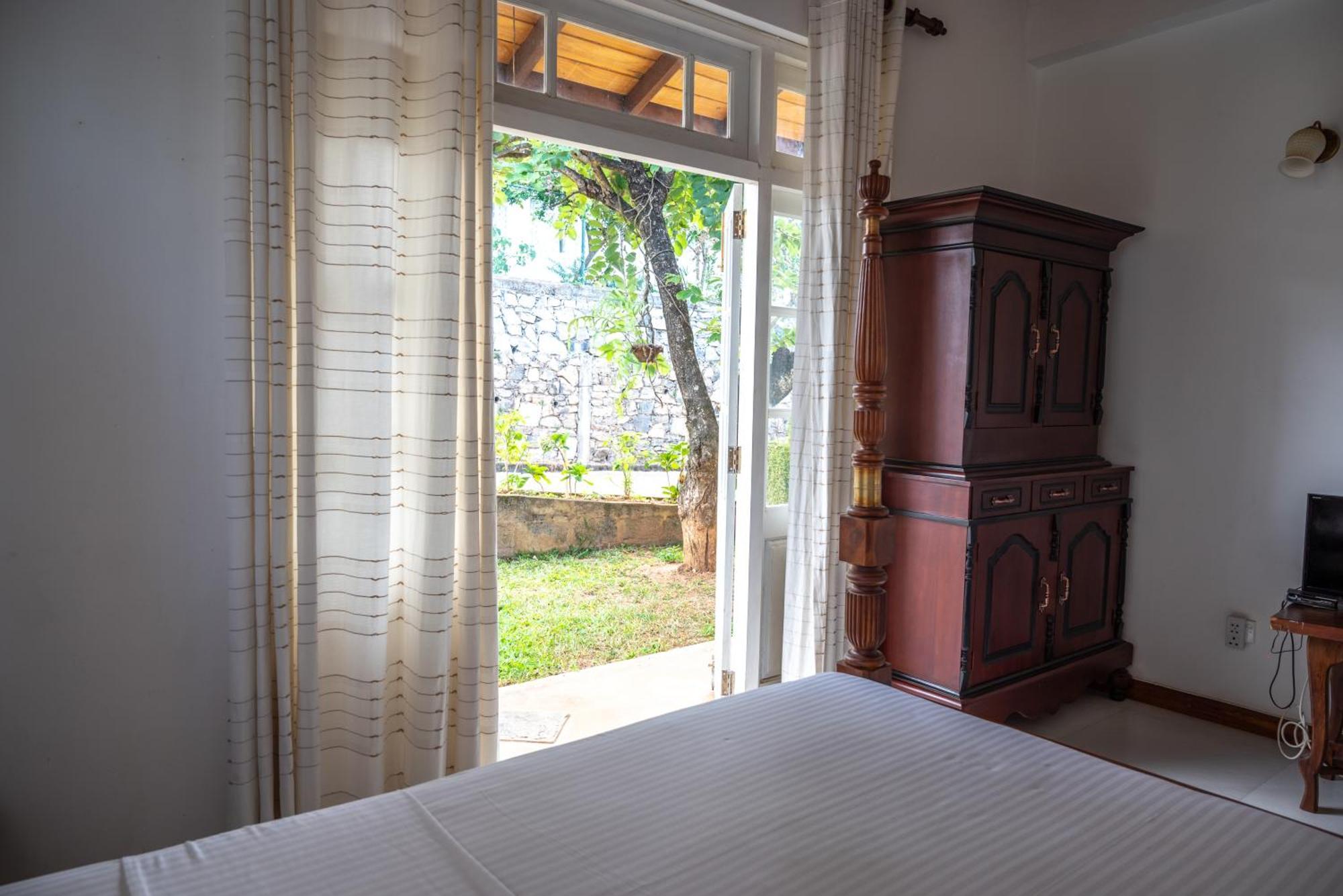 Hotel Sky Kandy