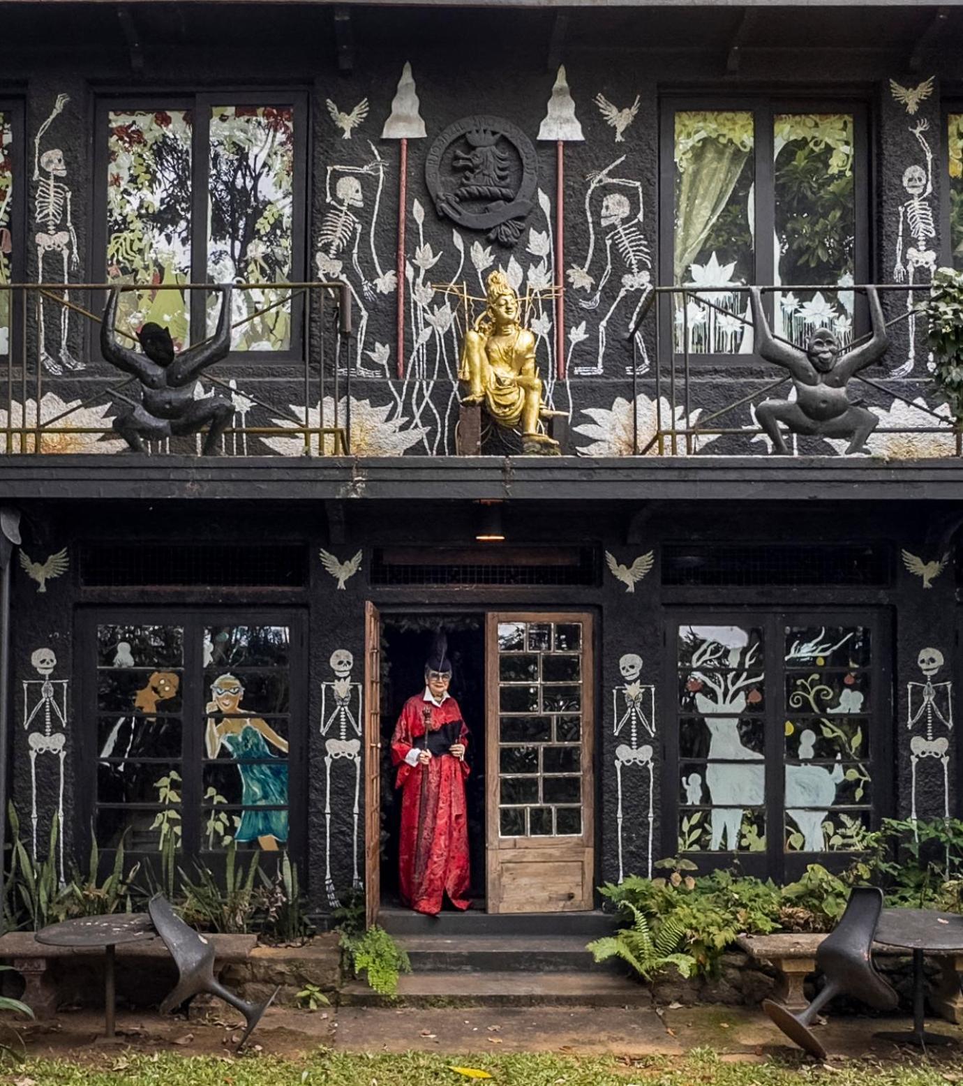 Helgasfolly Anti Hotel Kandy