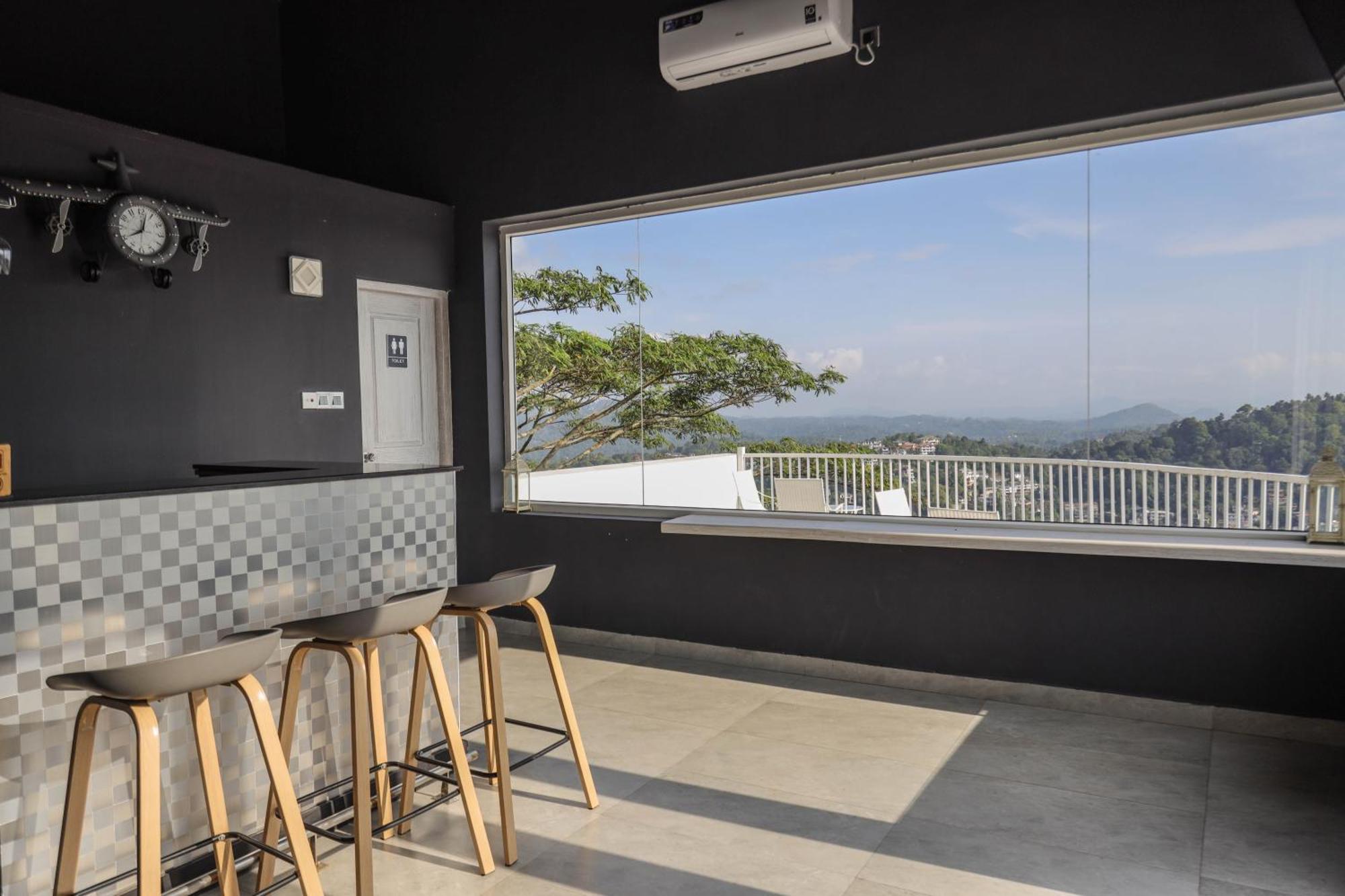 The Summit 5* Kandy
