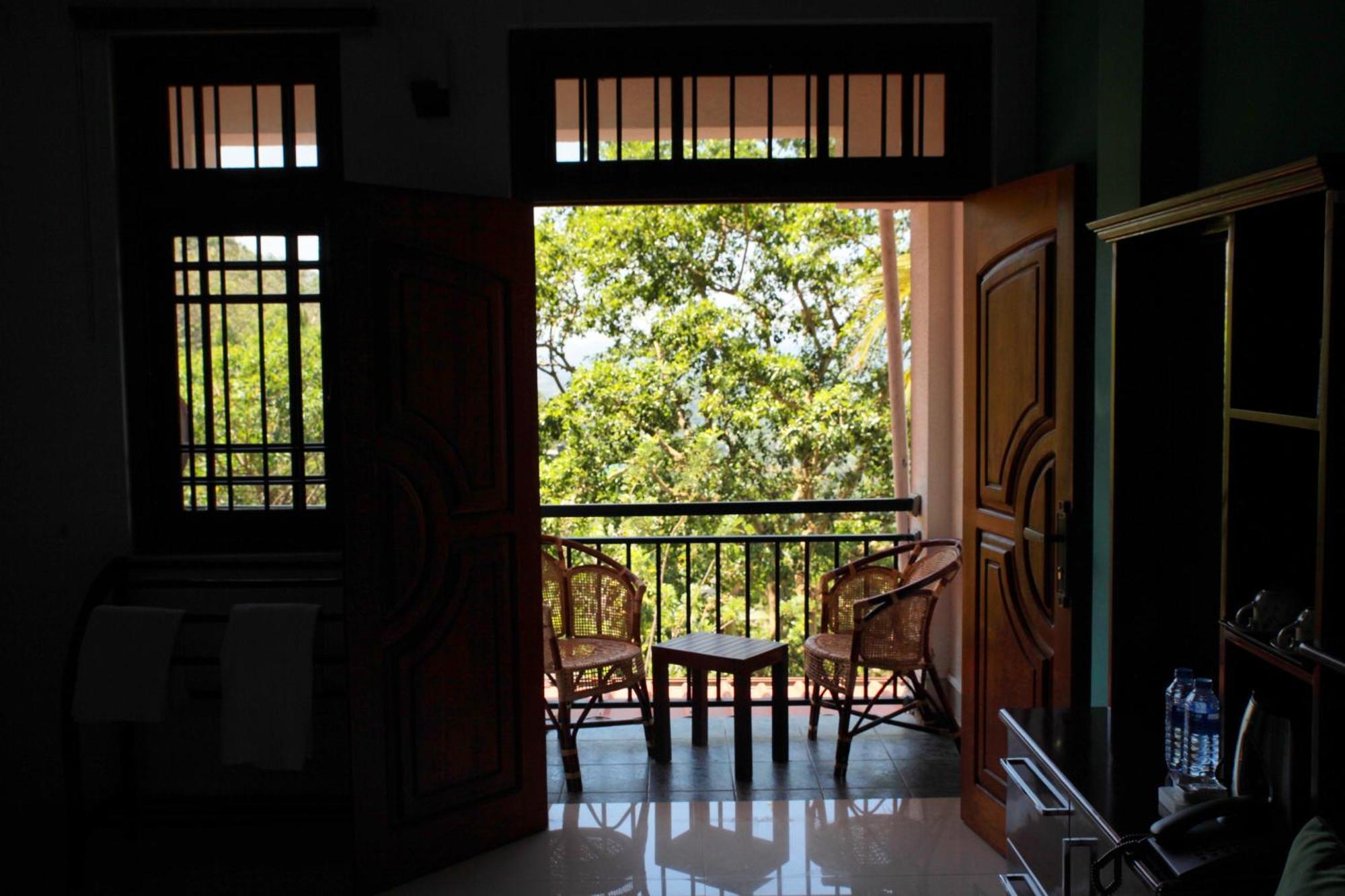 Serenity Hill Oasis 3* Kandy