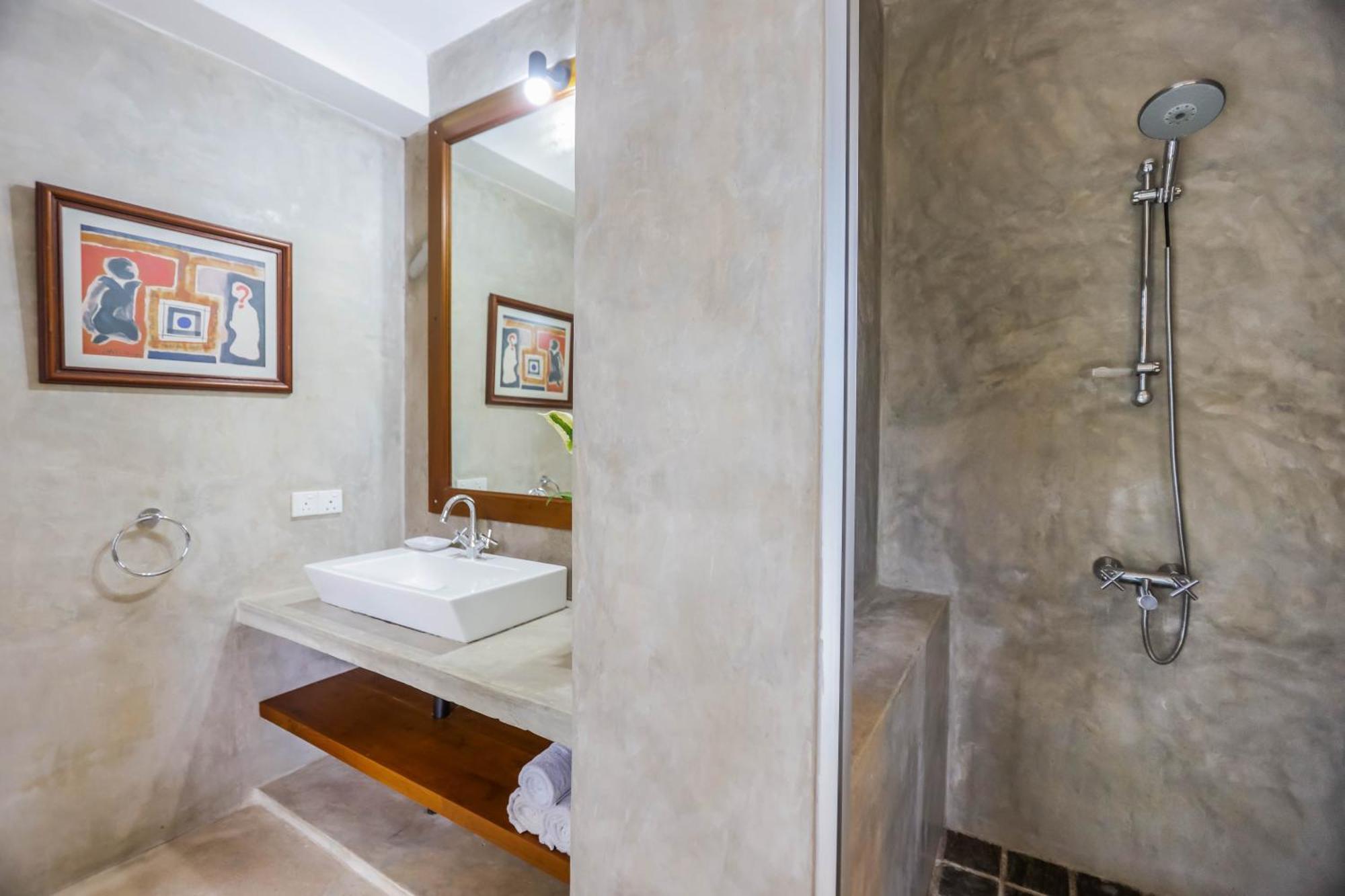 Margossa Guest house *