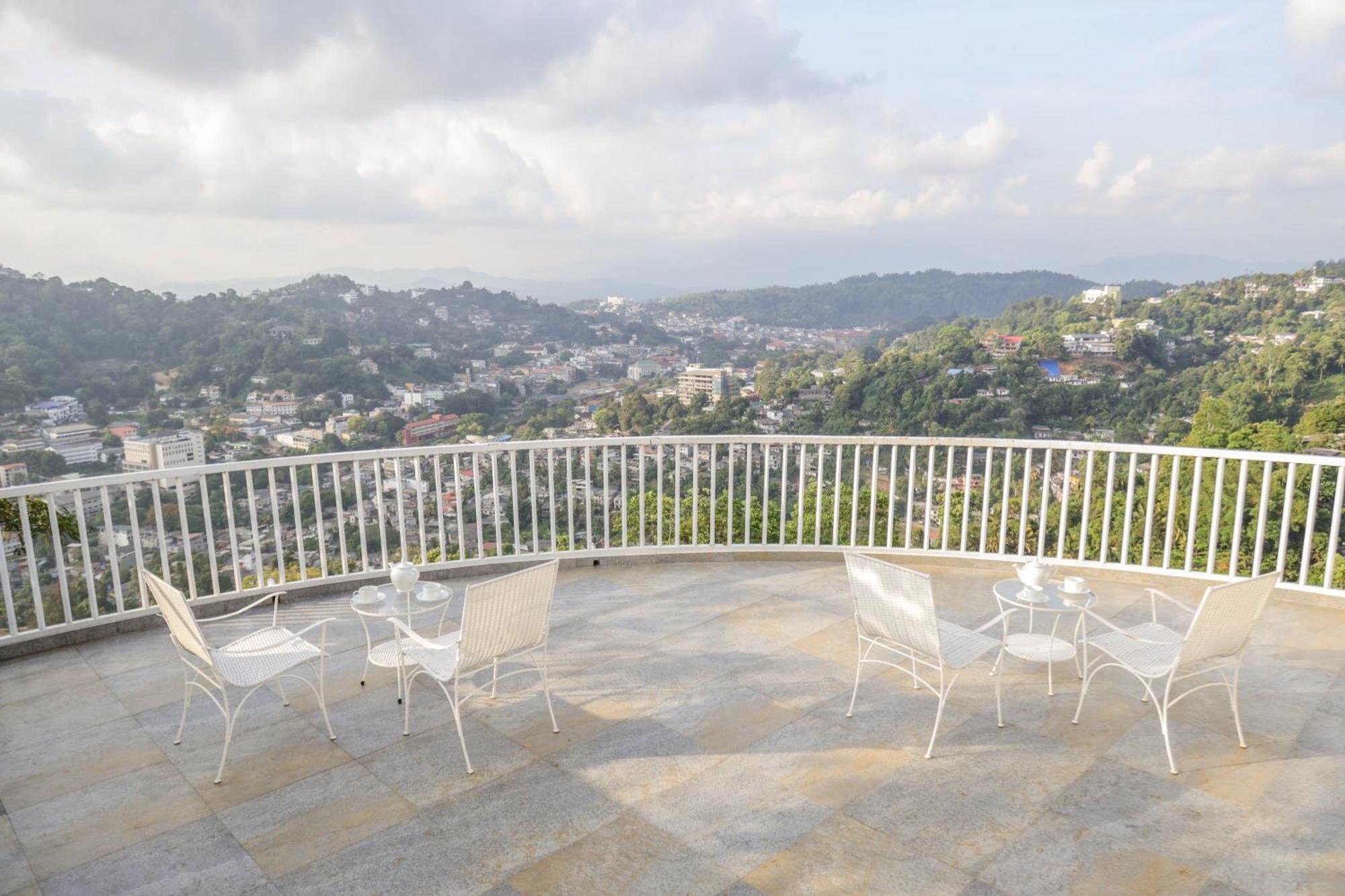 The Summit Hotel Kandy