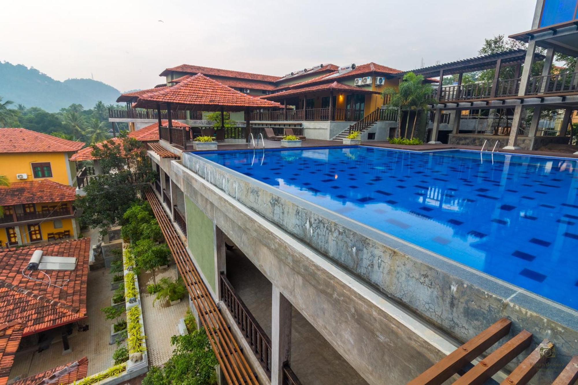 Hotel Serendip Stone And Kandy