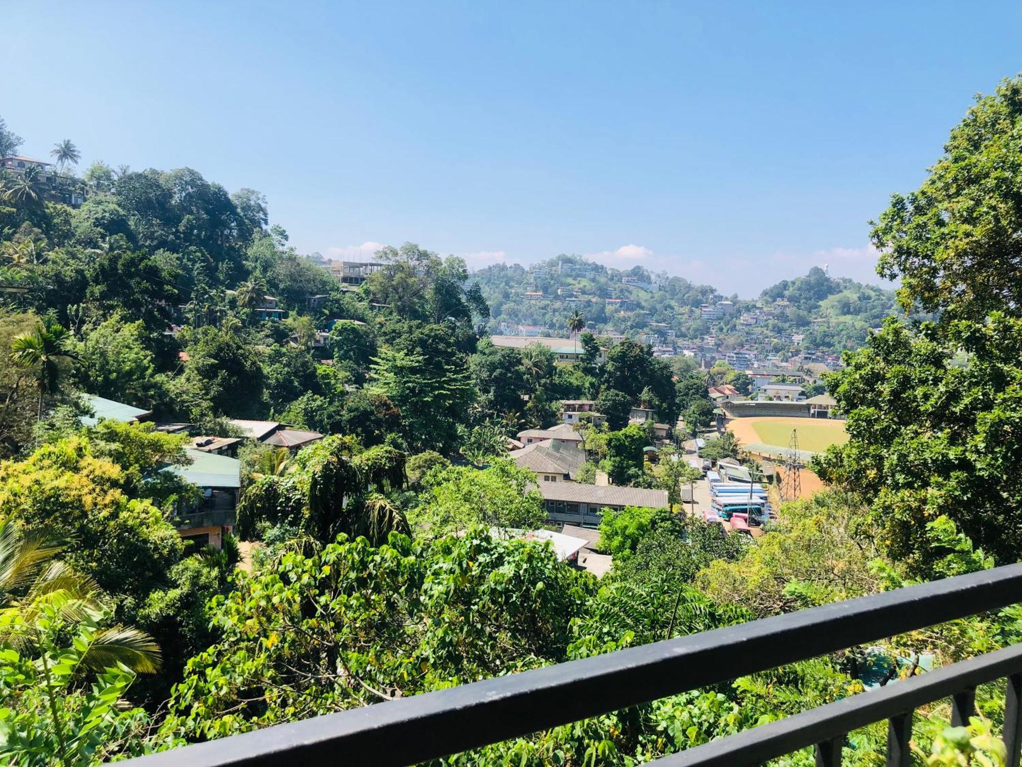 Dilruk * Kandy