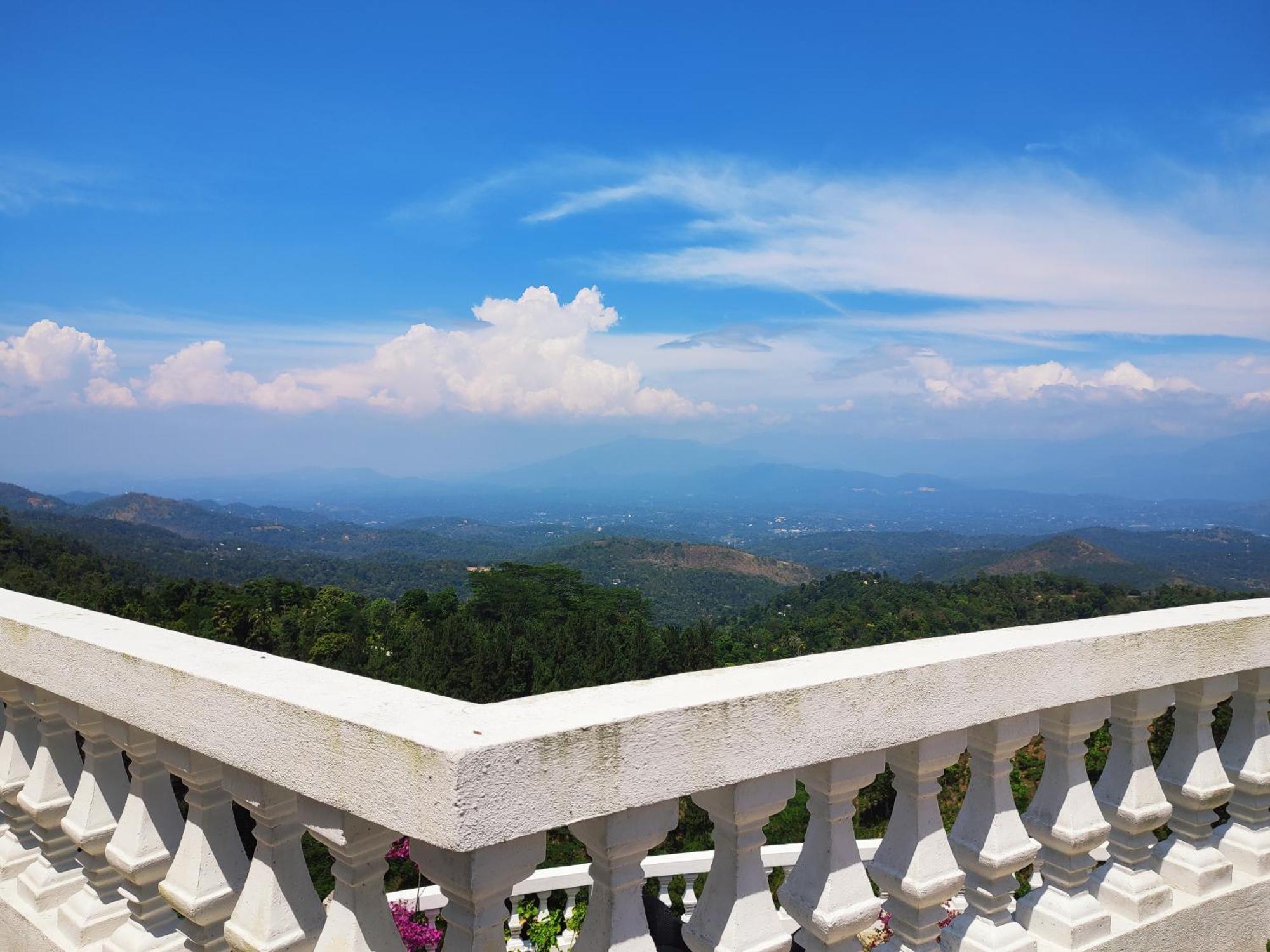 Hotel Bellwood Hills &