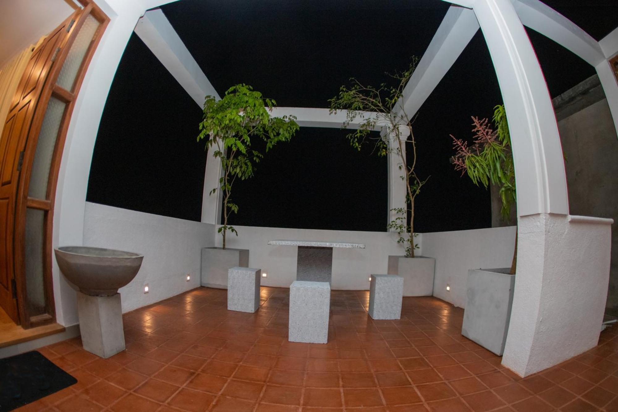Hotel Golden Shower