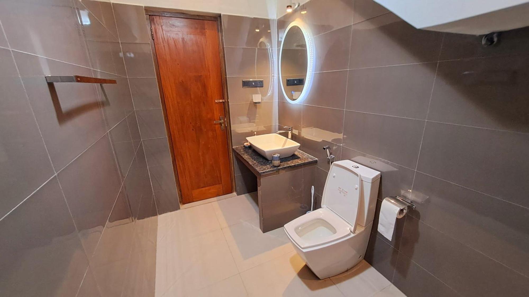 Hotel Golden Shower