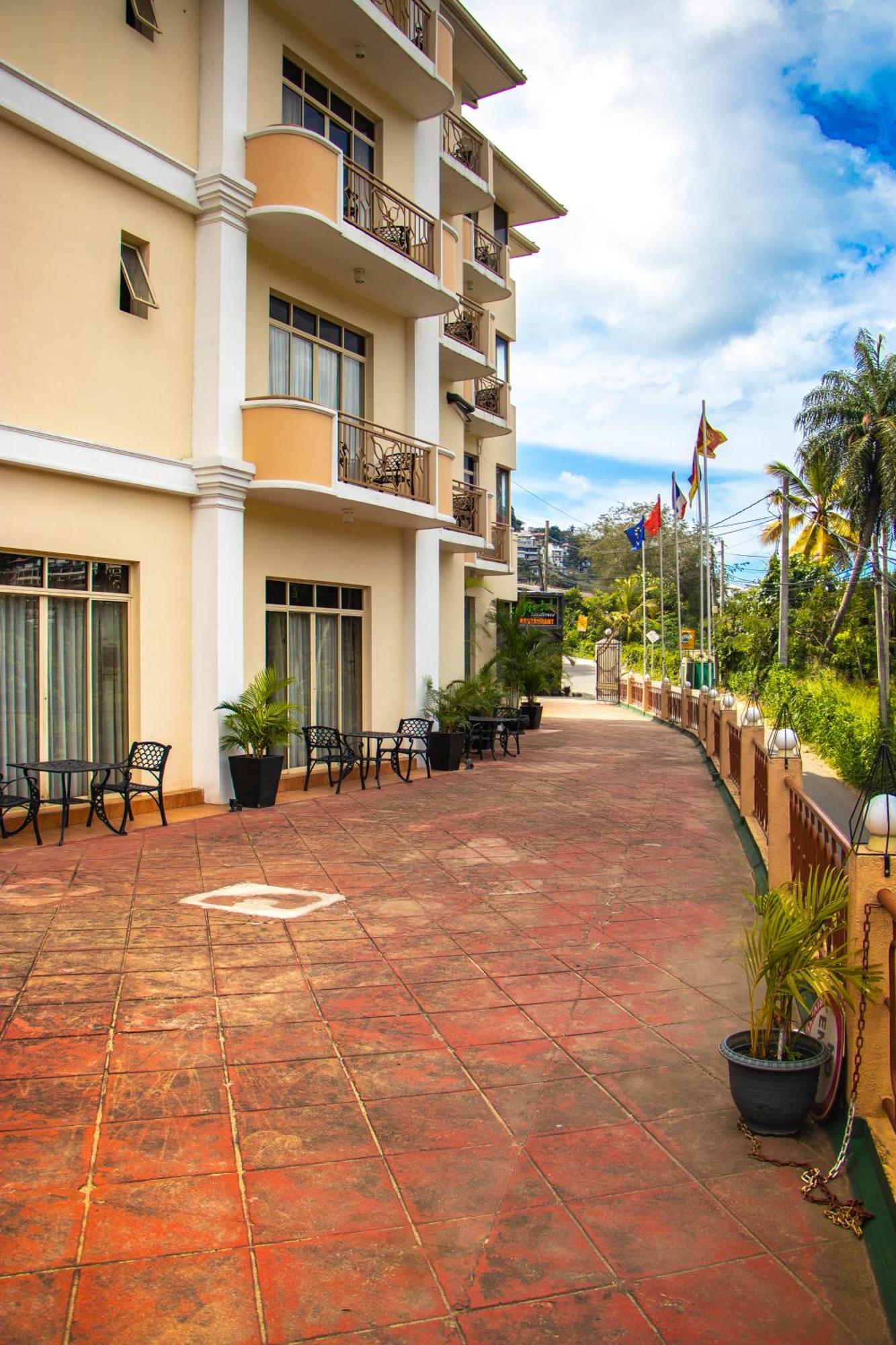 Hotel Lakefield 3*