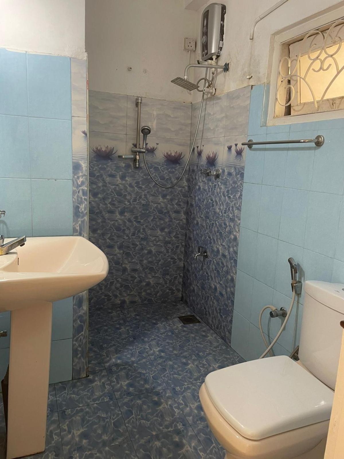 Hotel Gem Blue Kandy