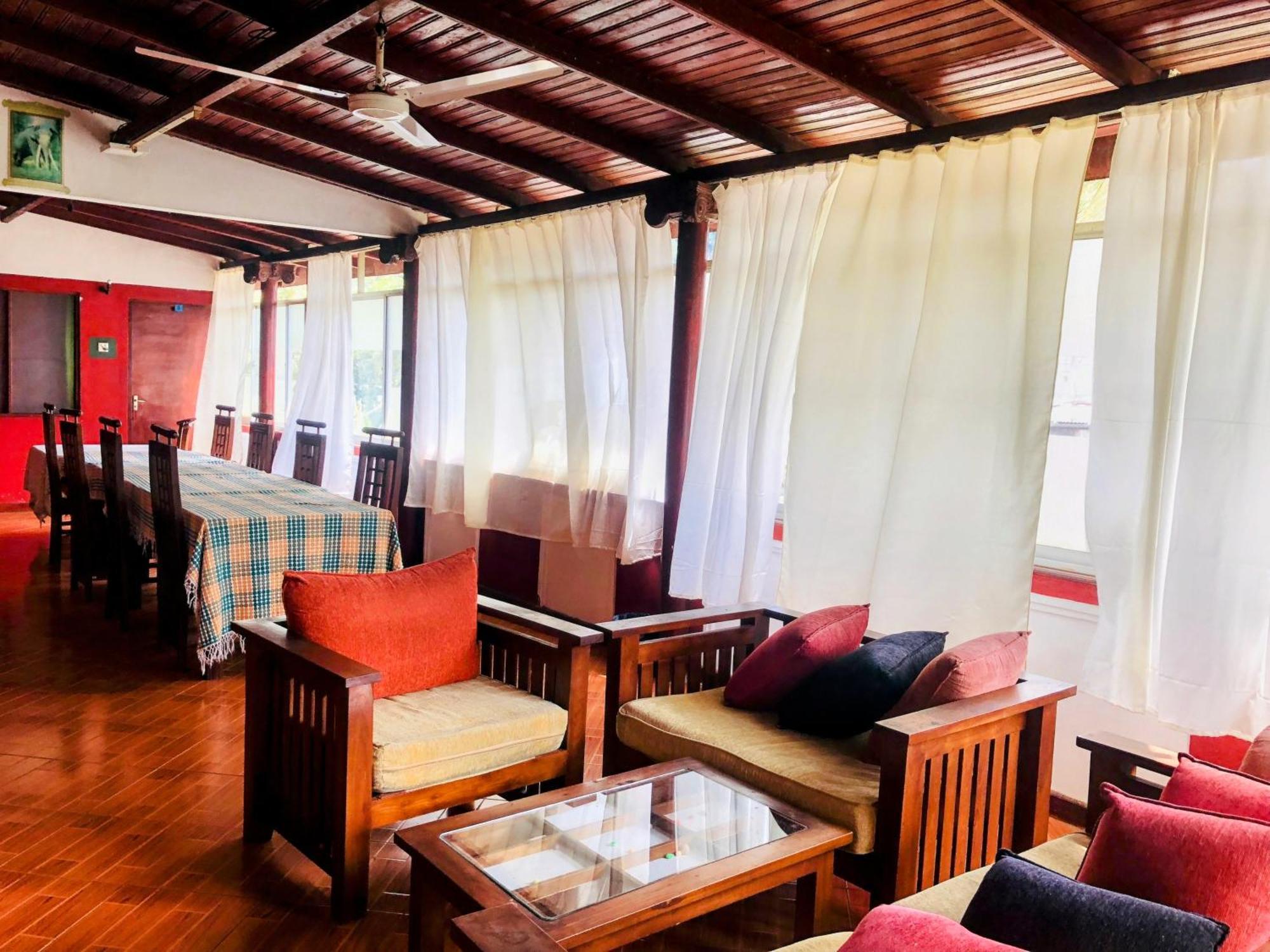 Guest house Kandyan Center *