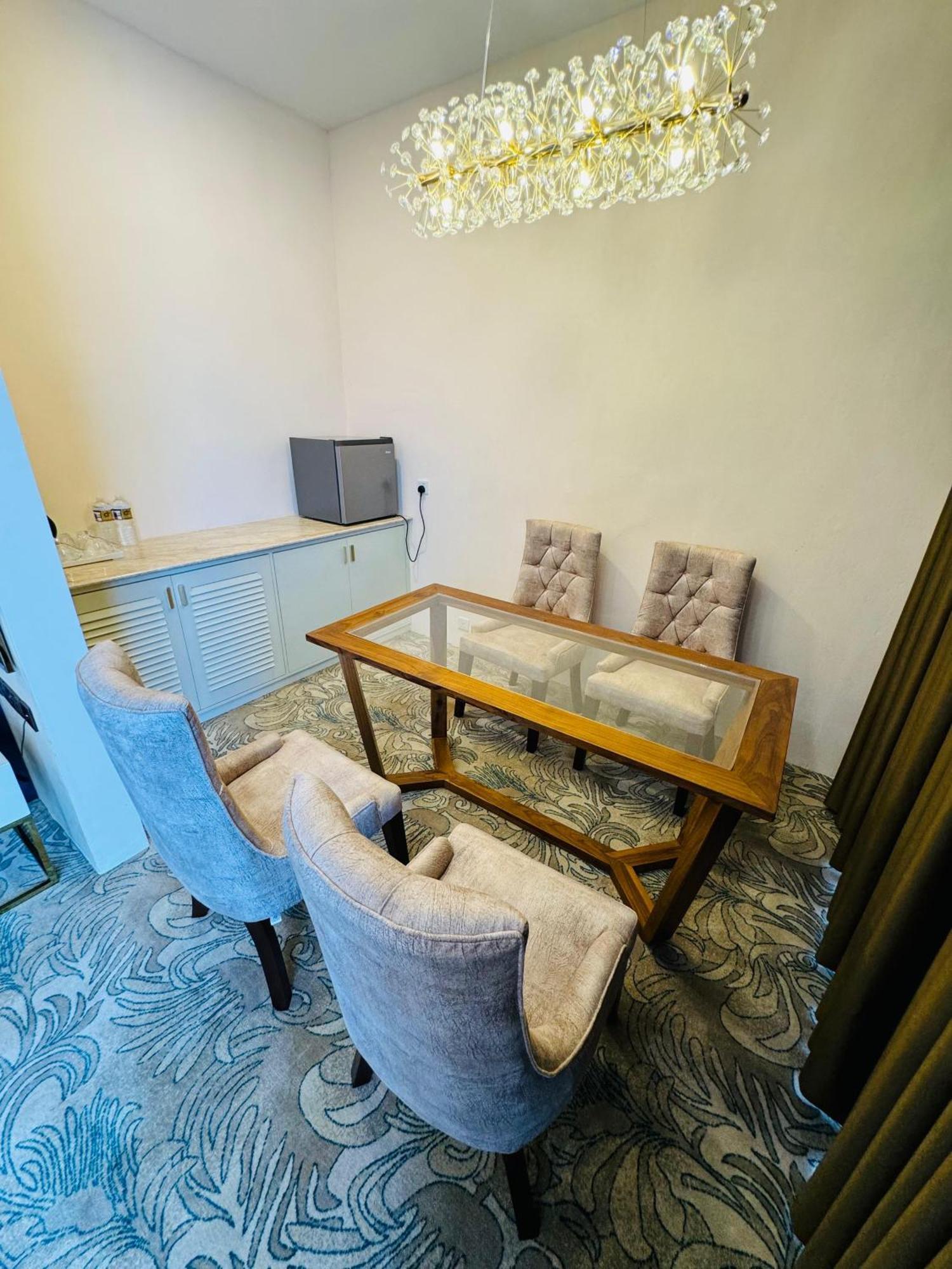 Devon Rest 4*