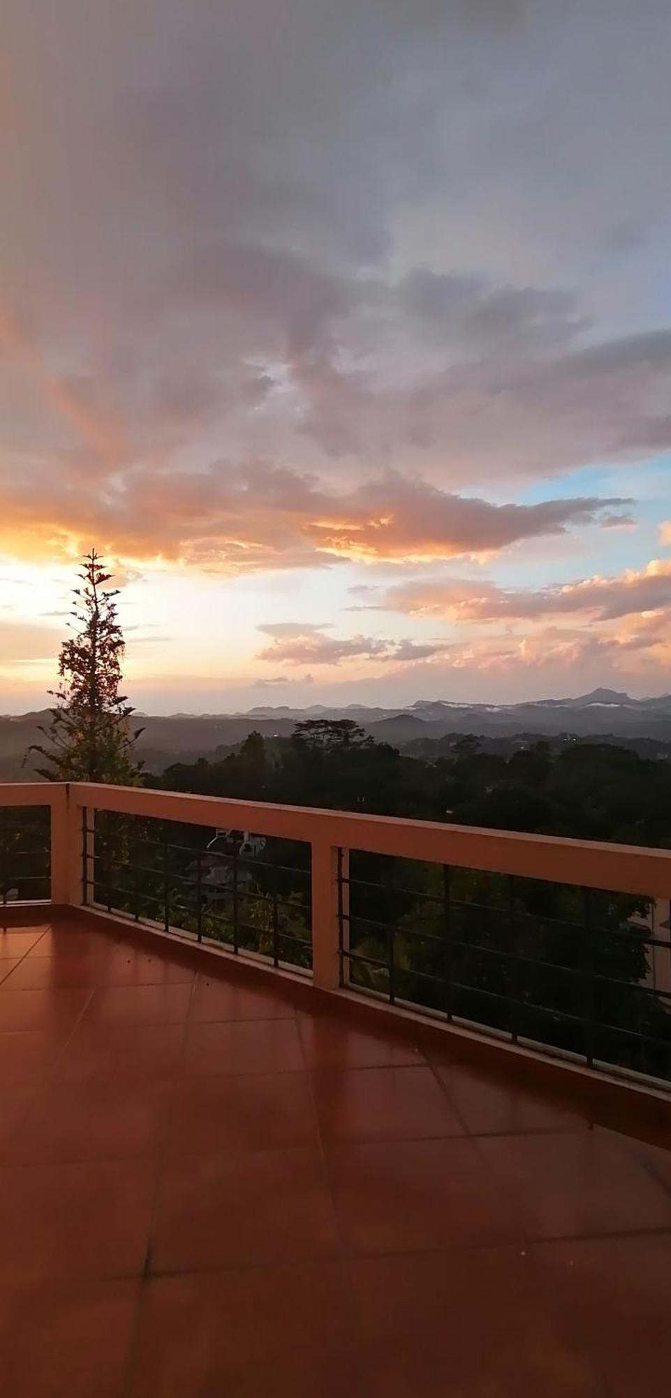 Highland Unique Hotel 2*
