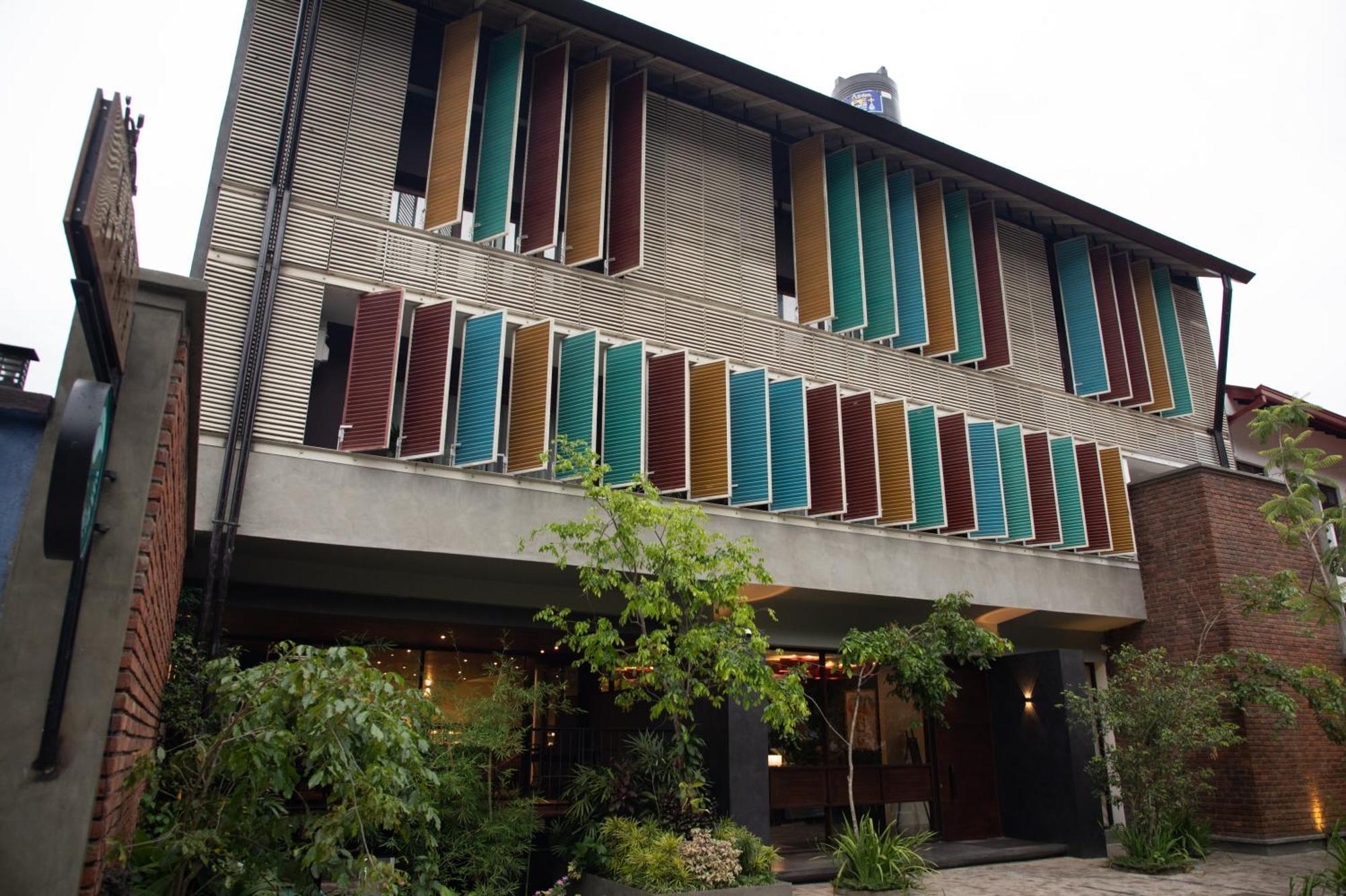 Hotel Avenue *