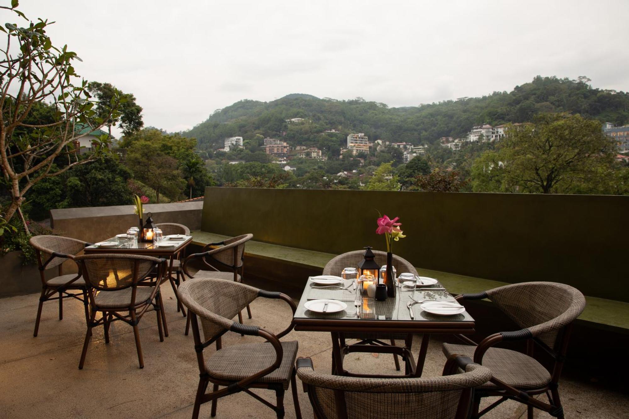 Avenue * Kandy