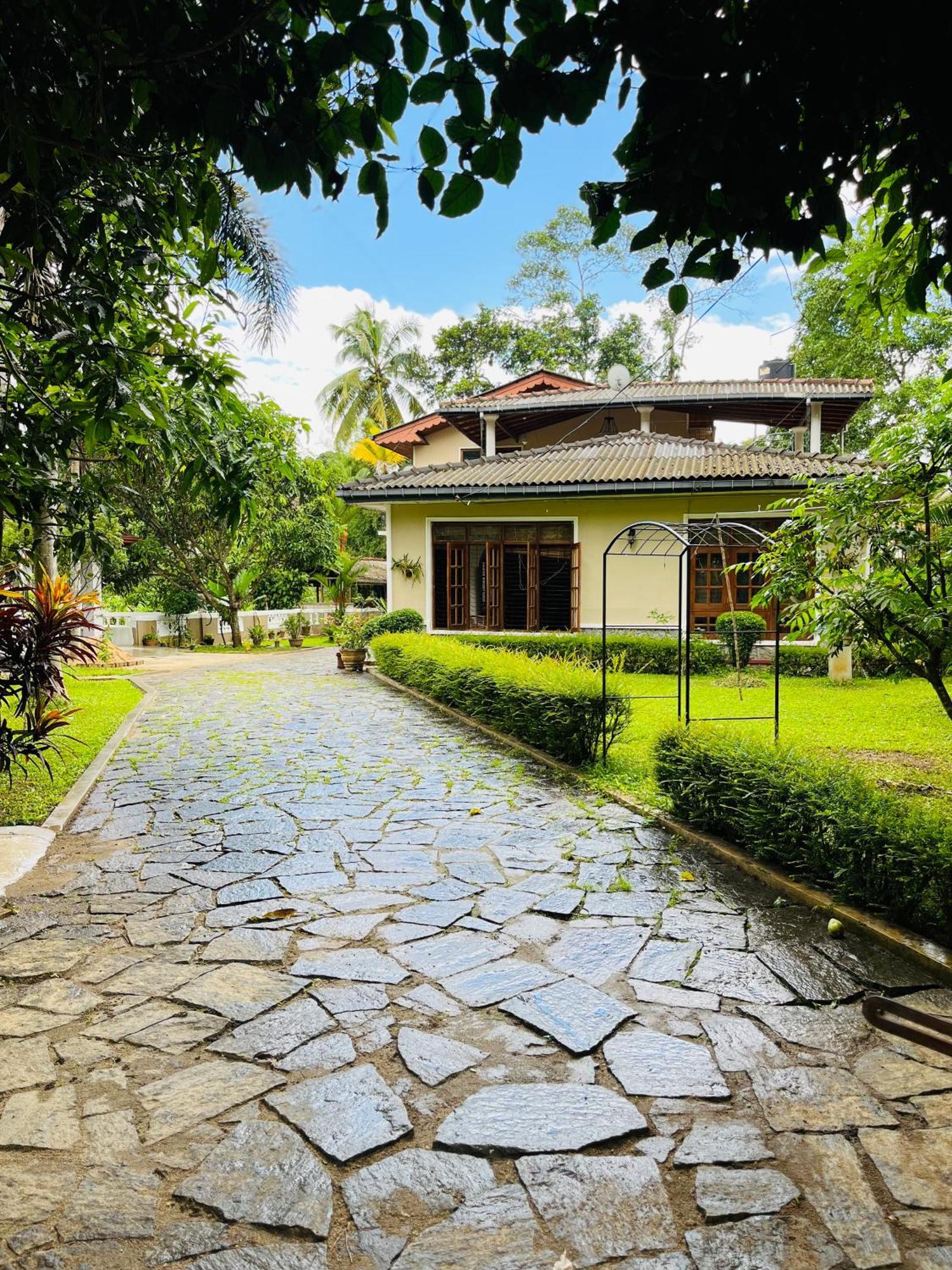 Villa Living Kandy