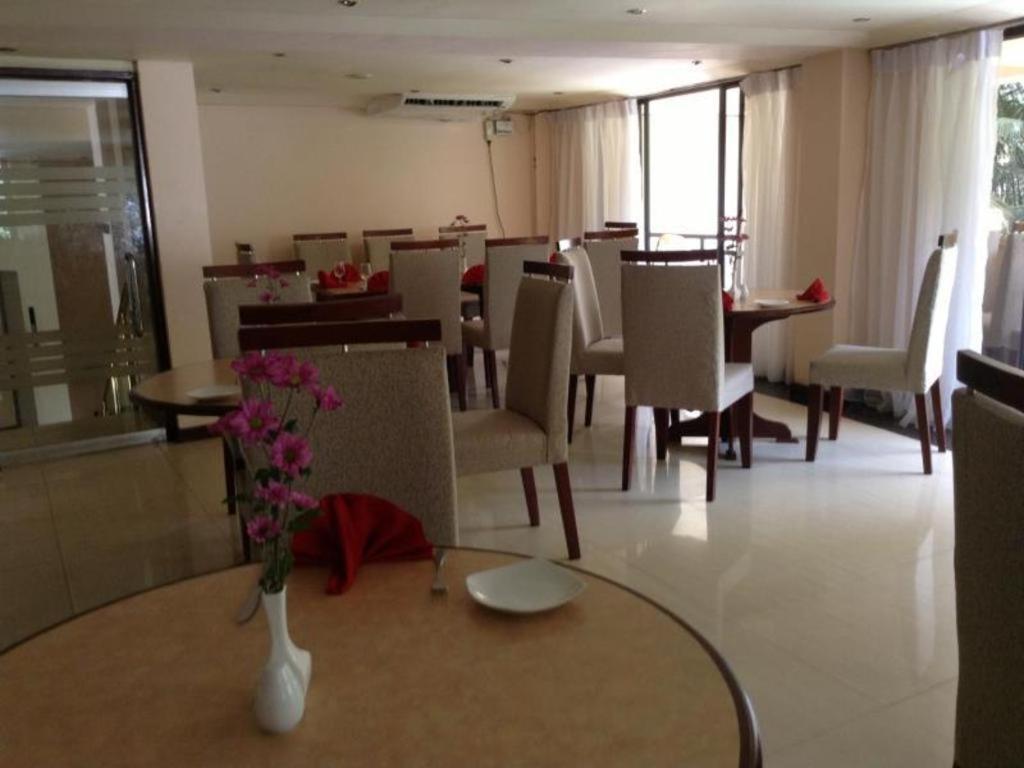 Hotel Devon 3*