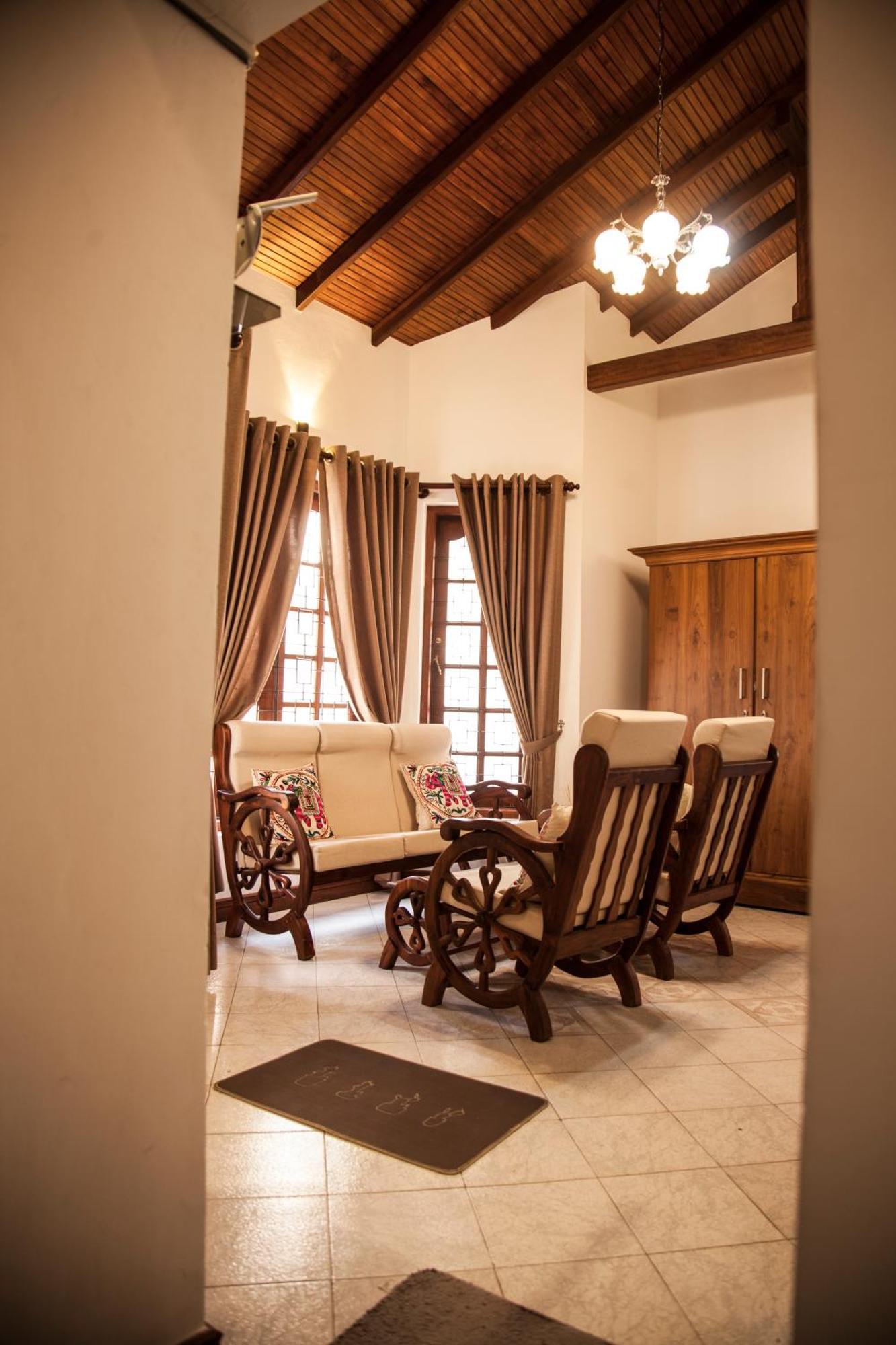 Kan̆du Guest house
