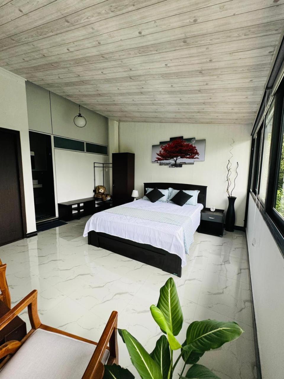 La Isla Homestay Kandy