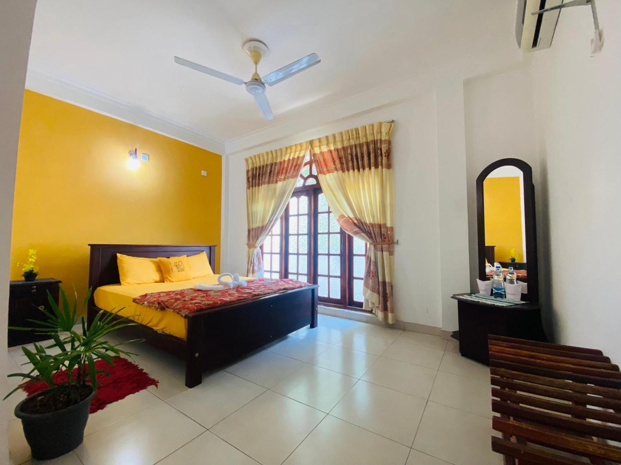 New Nethmi Hotel *