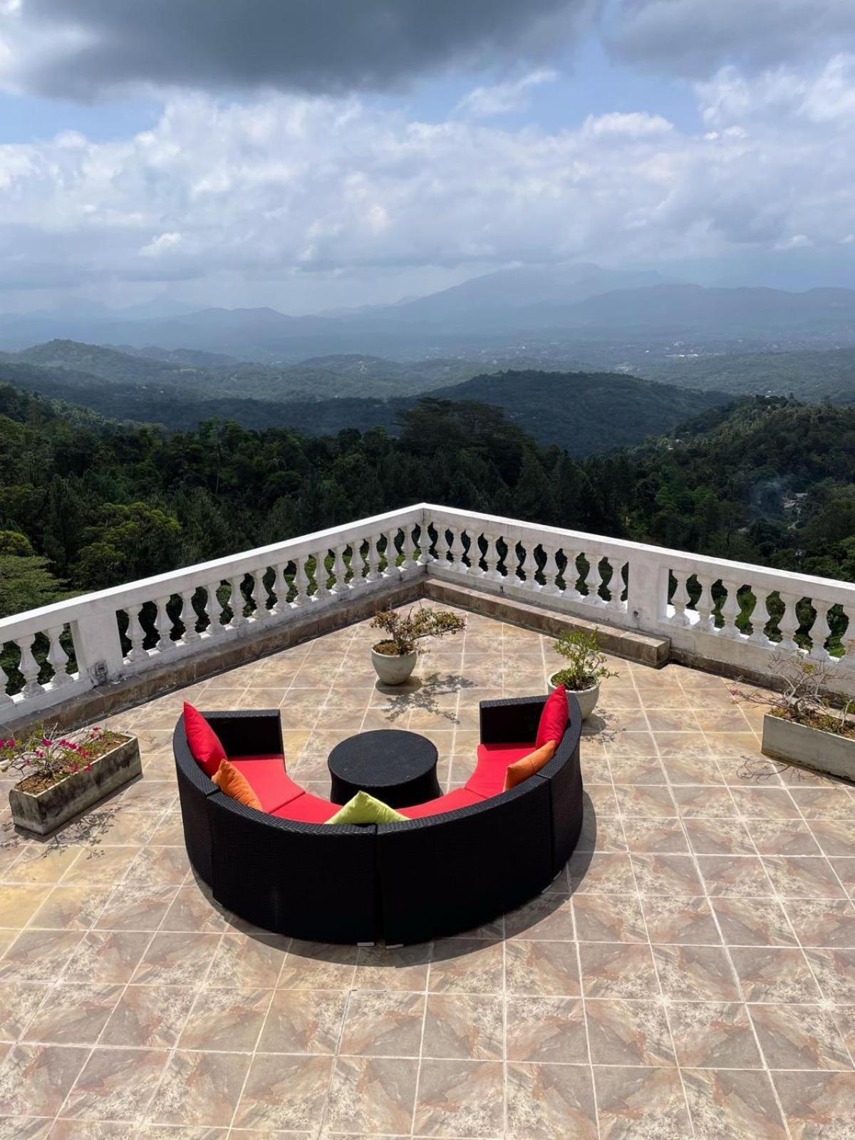 Hotel Bellwood Hills & 4*