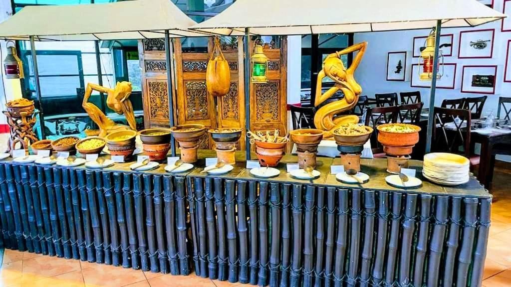 The Kandyan Art At Hills Hotel
