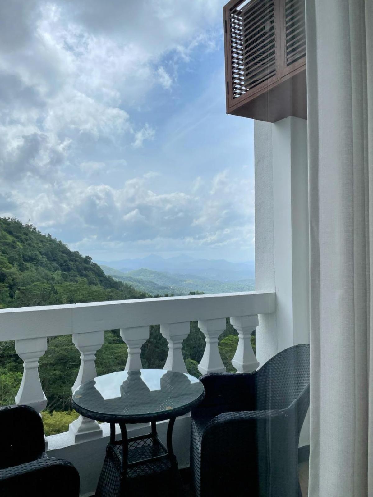 Bellwood Hills & Hotel Kandy