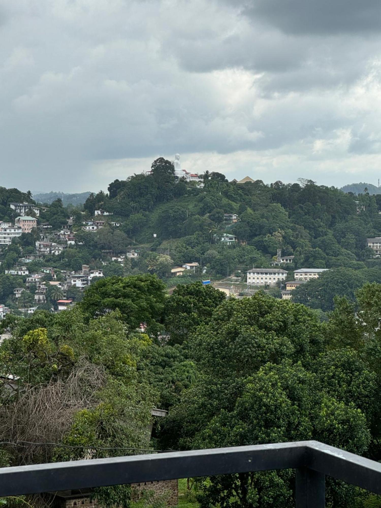 Sky Heaven * Kandy