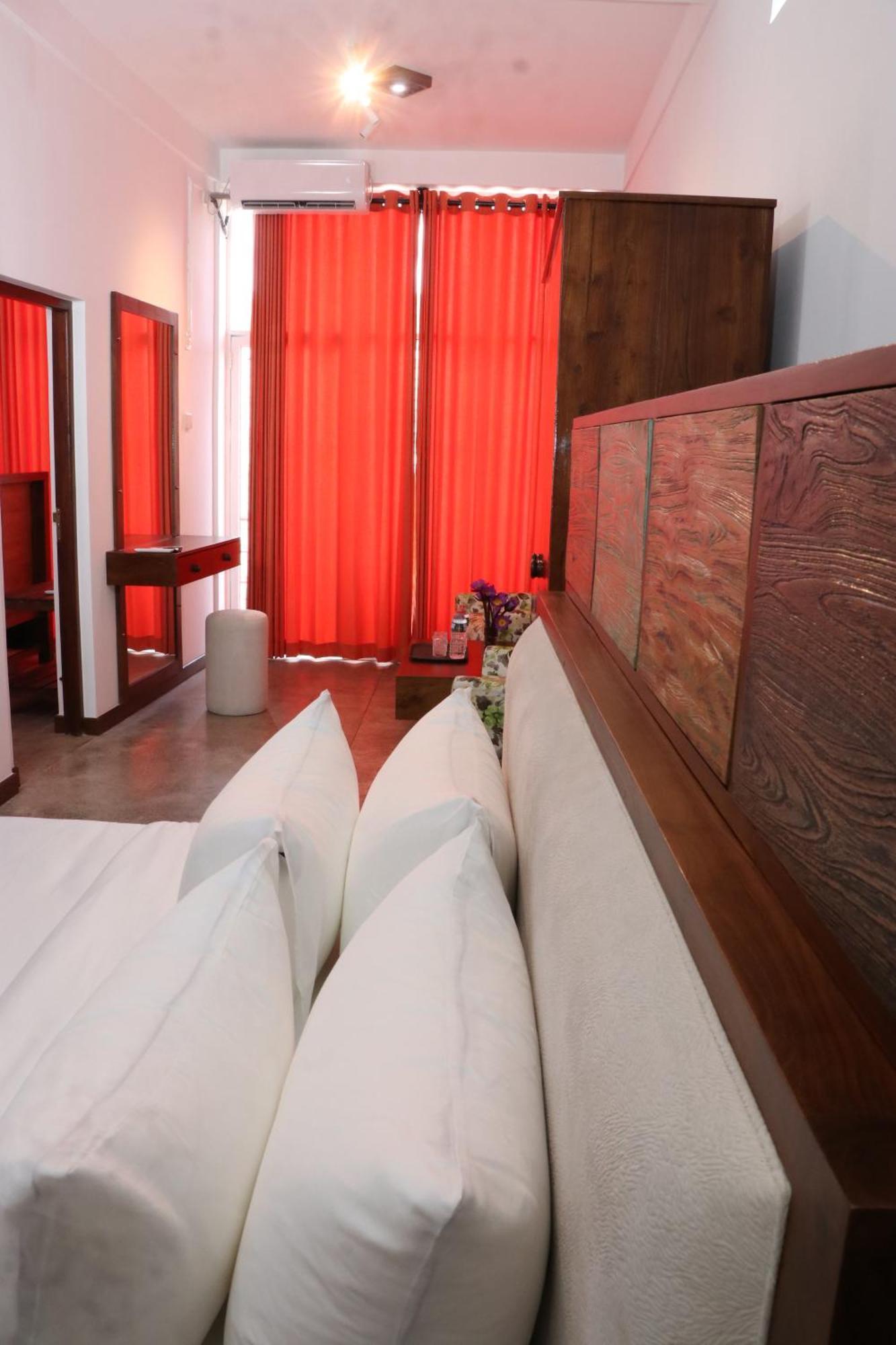 Celonese & Restaurant Hotel Kandy