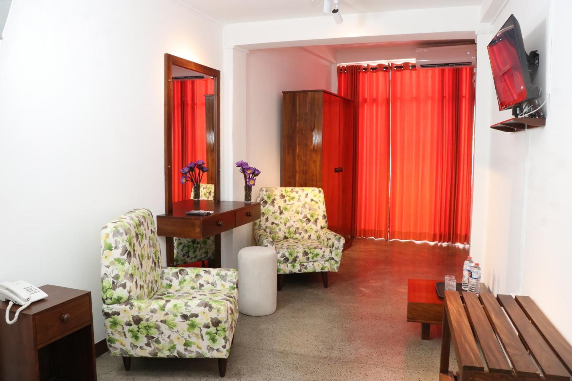 Celonese & Restaurant Hotel