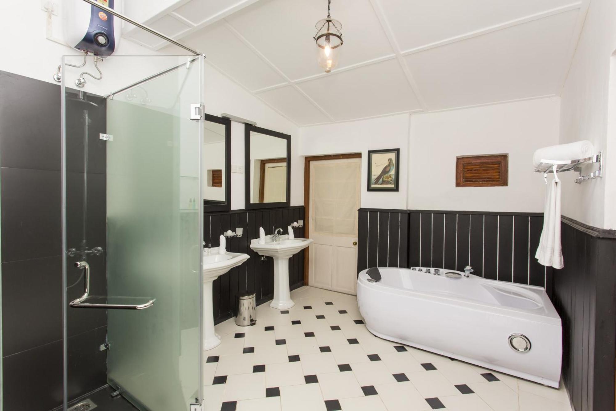 Mountbatten Bungalow- Thema Collection *