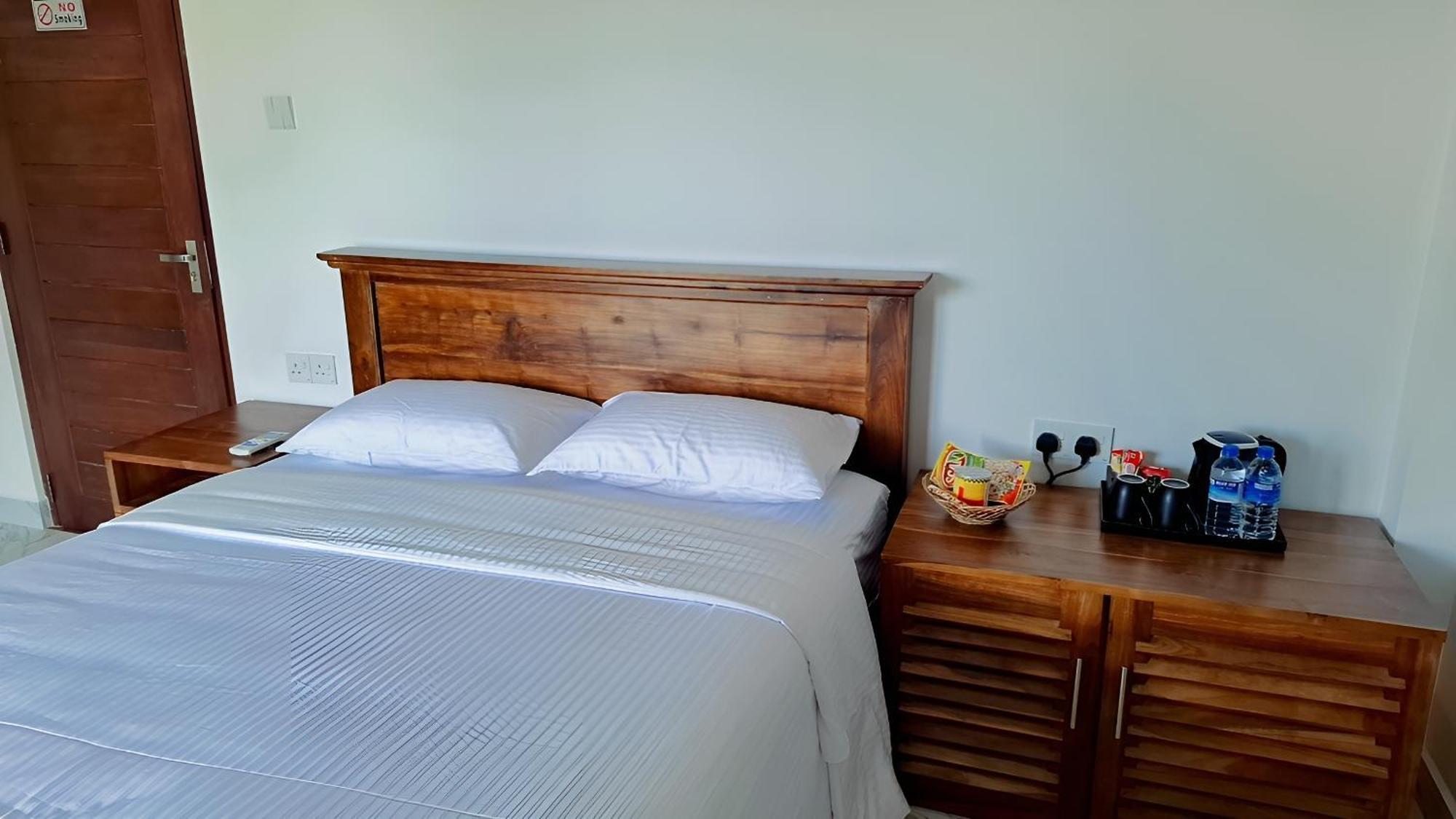 Jaye's Guest house 2*