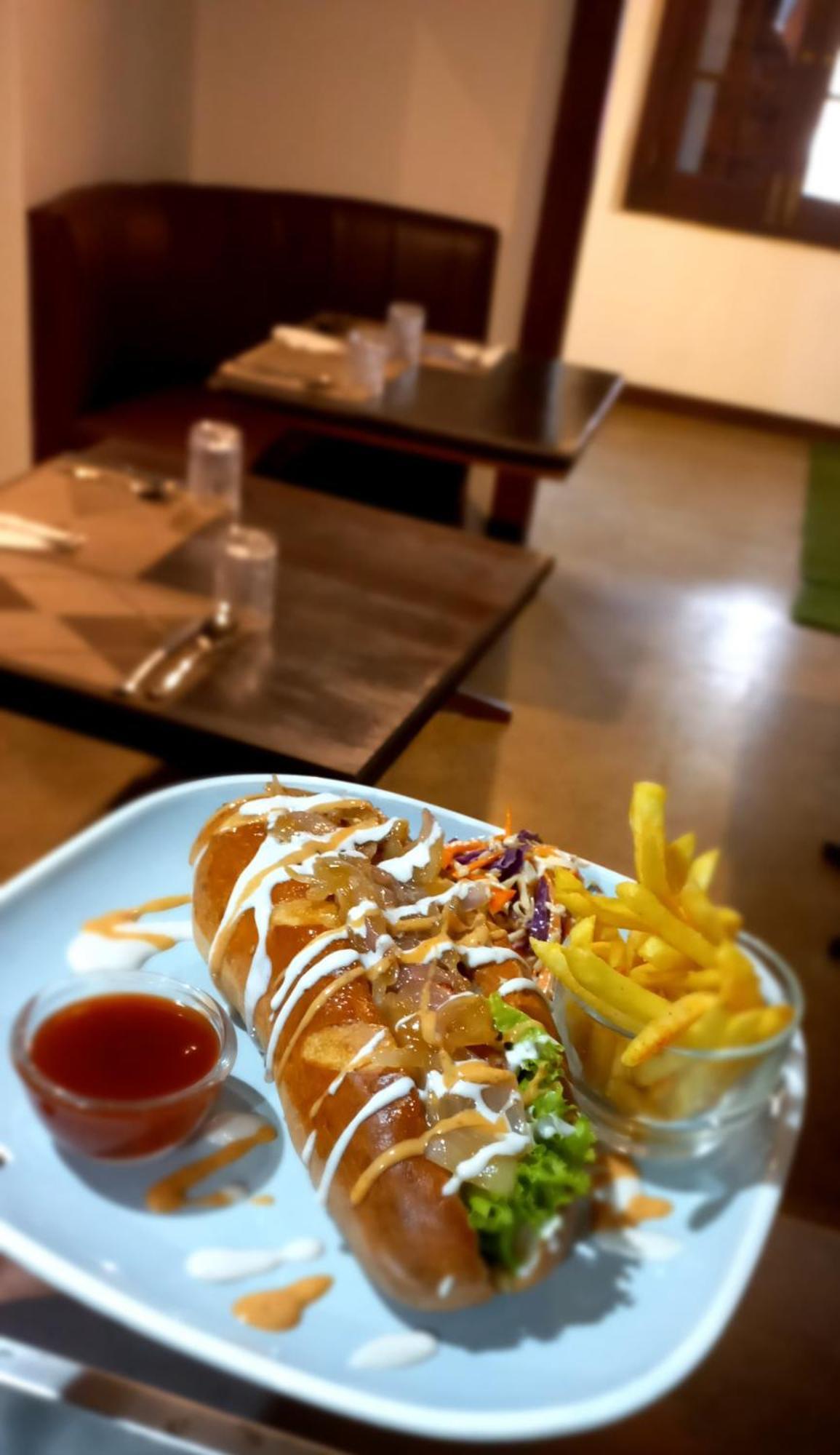 Celonese & Restaurant * Kandy