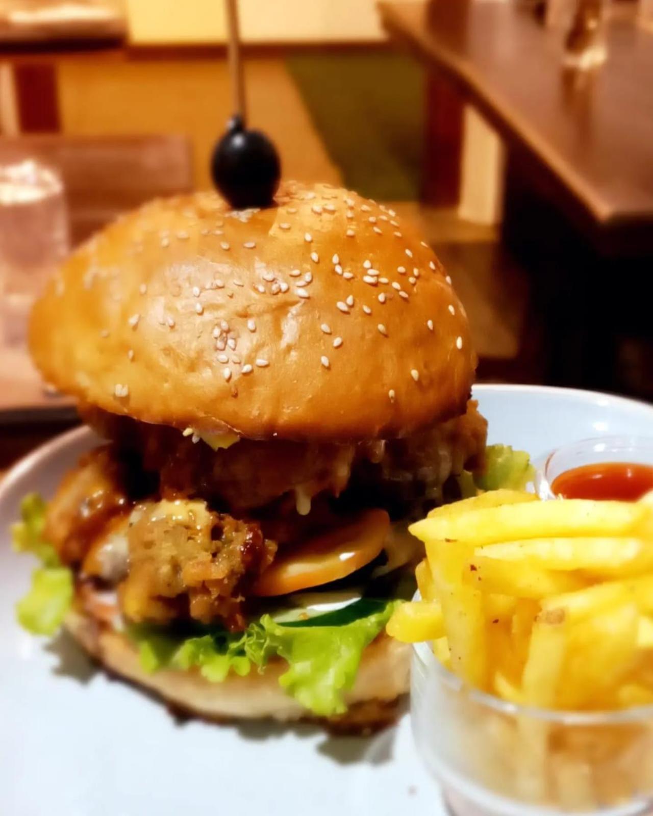 Celonese & Restaurant * Kandy