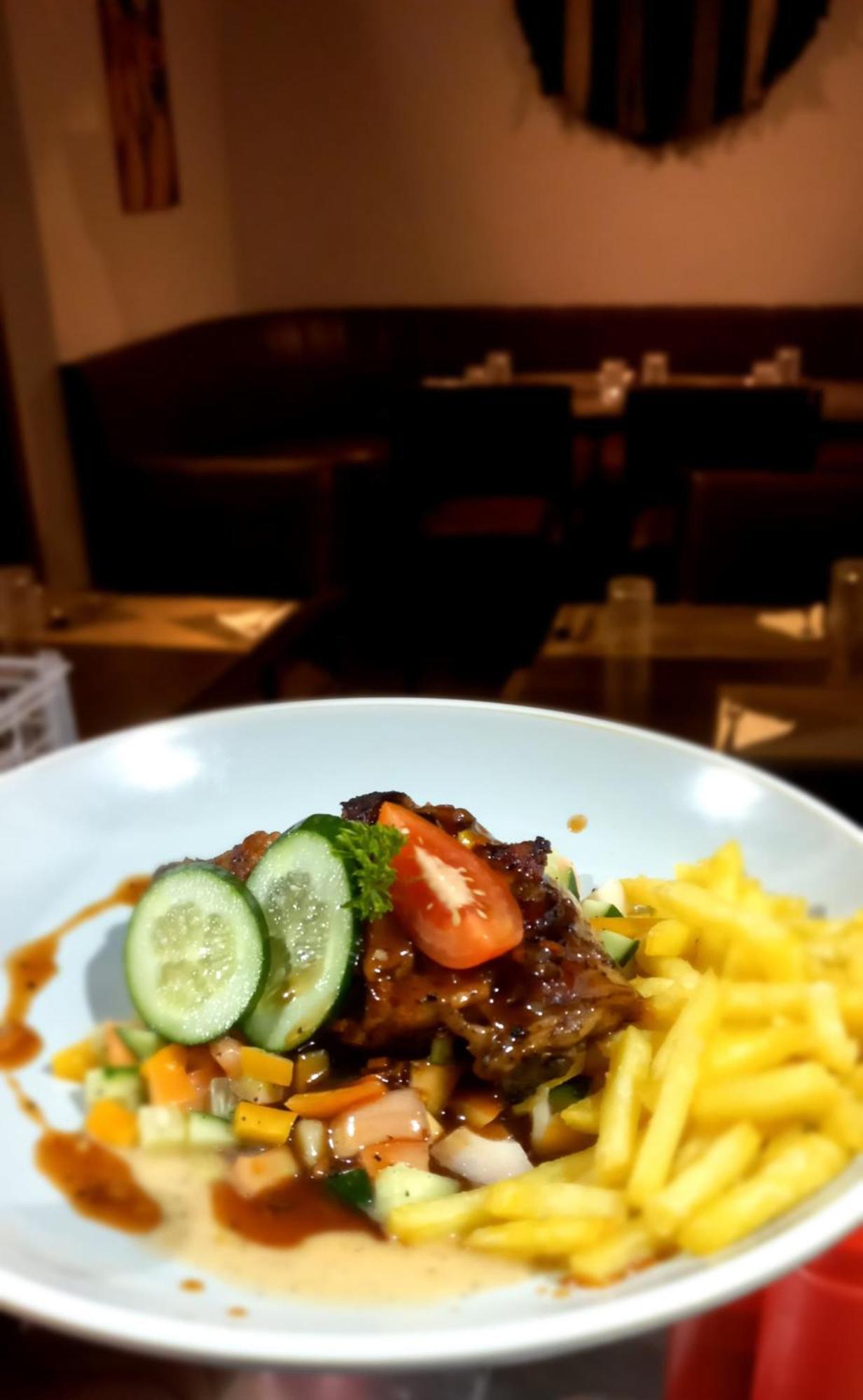 Celonese & Restaurant * Kandy