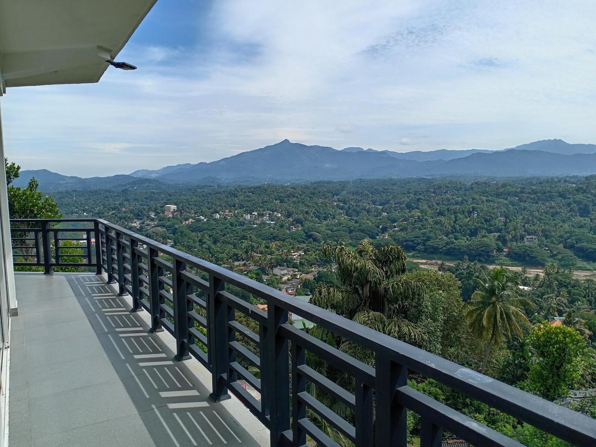 Dream House * Kandy