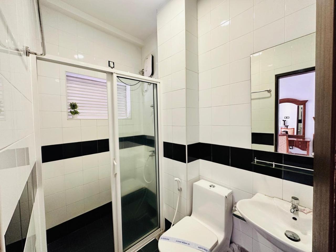 Hotel Rivora Gallery Kandy