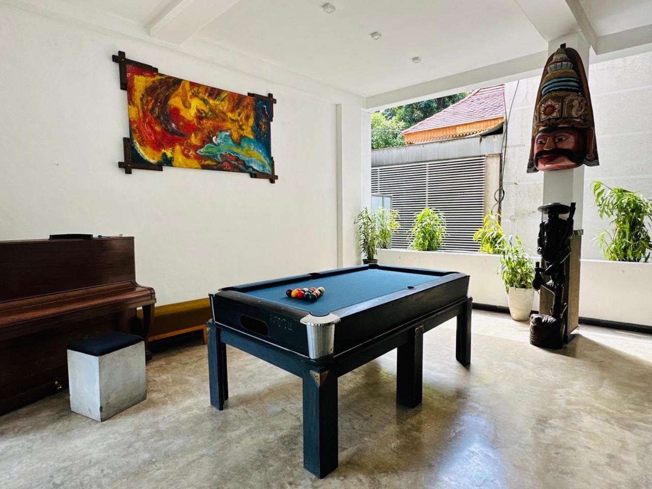 Rivora Gallery Hotel