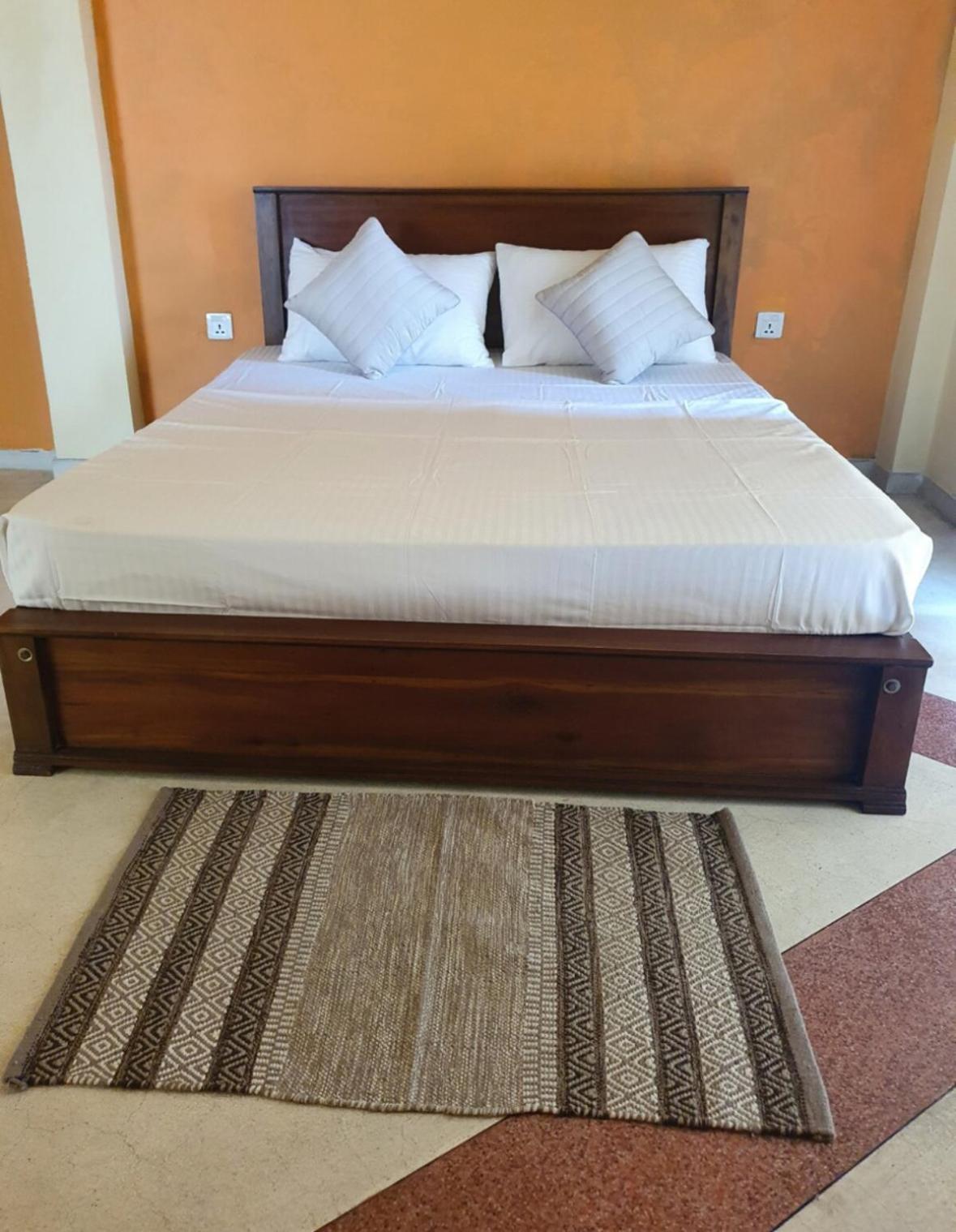 Cheerful One Bedroom