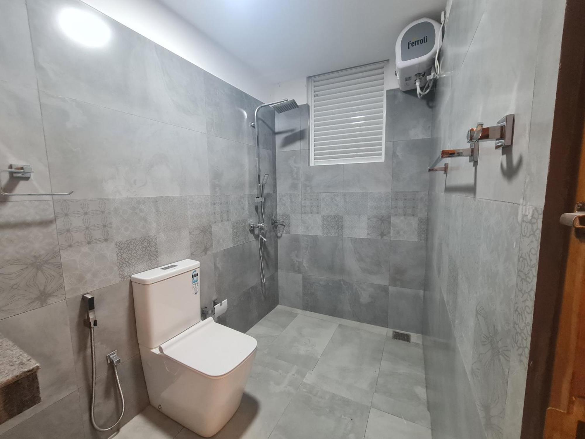 Hotel Breeze Kandy