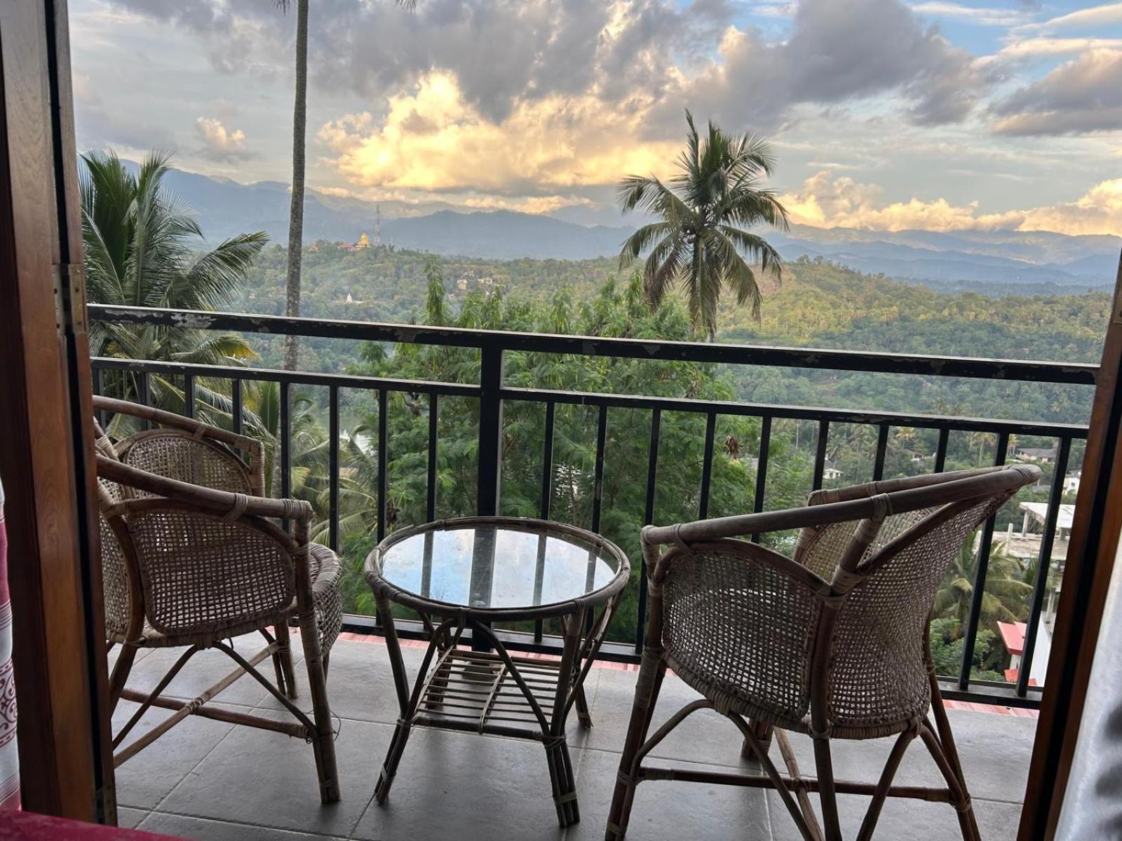 Serenity Hill Oasis Inn