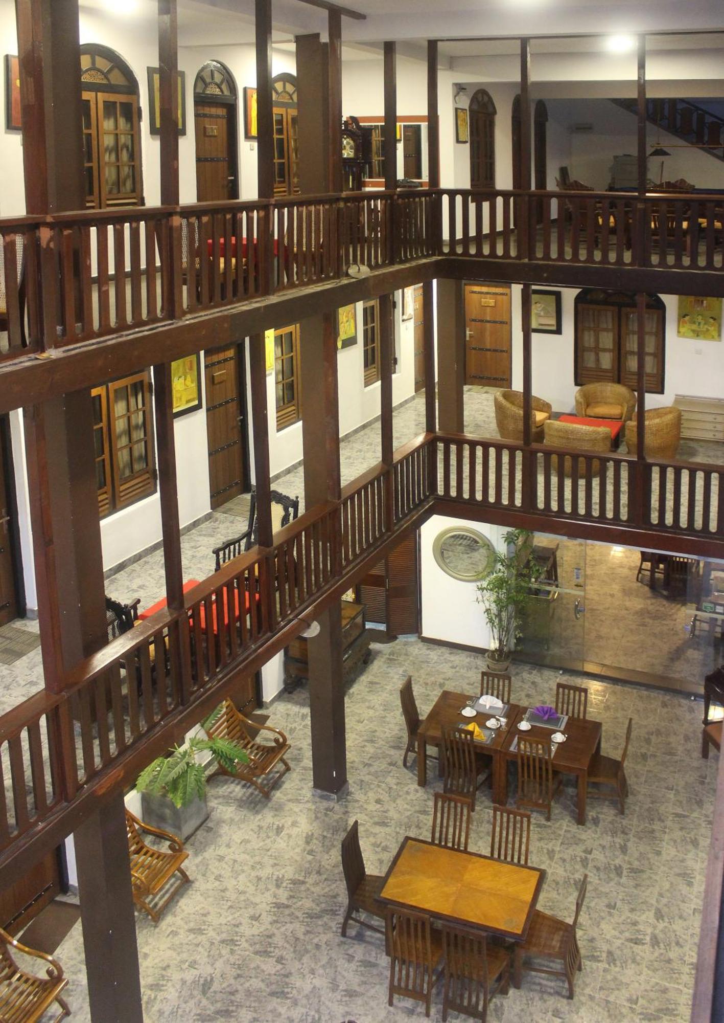 Hotel Sizzlers Hub Kandy