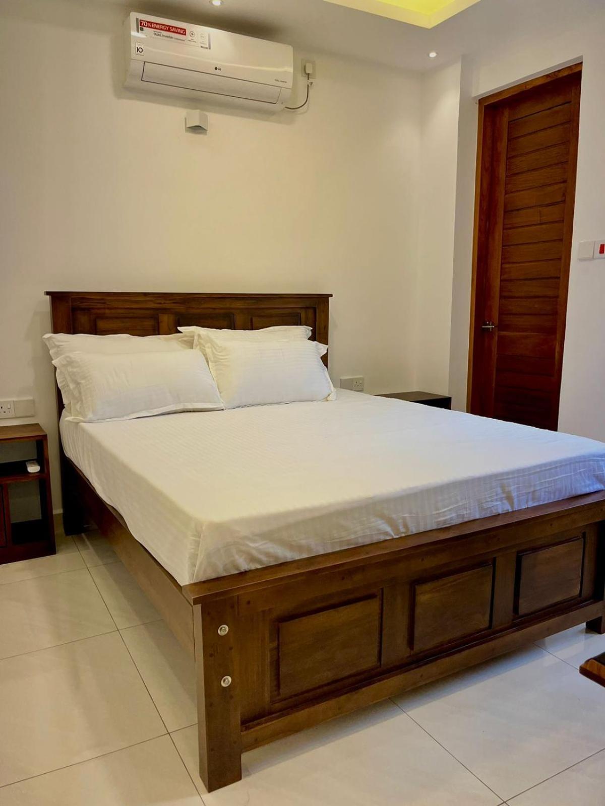 Breeze Hotel Kandy