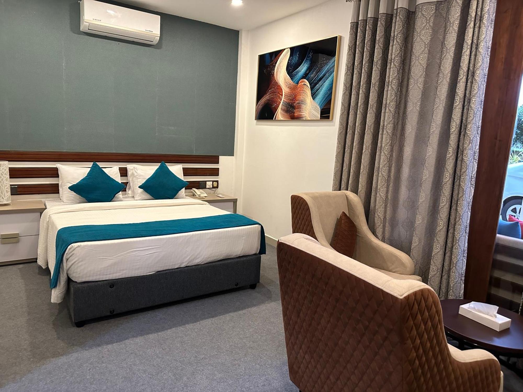 Hotel Elegant Kandy